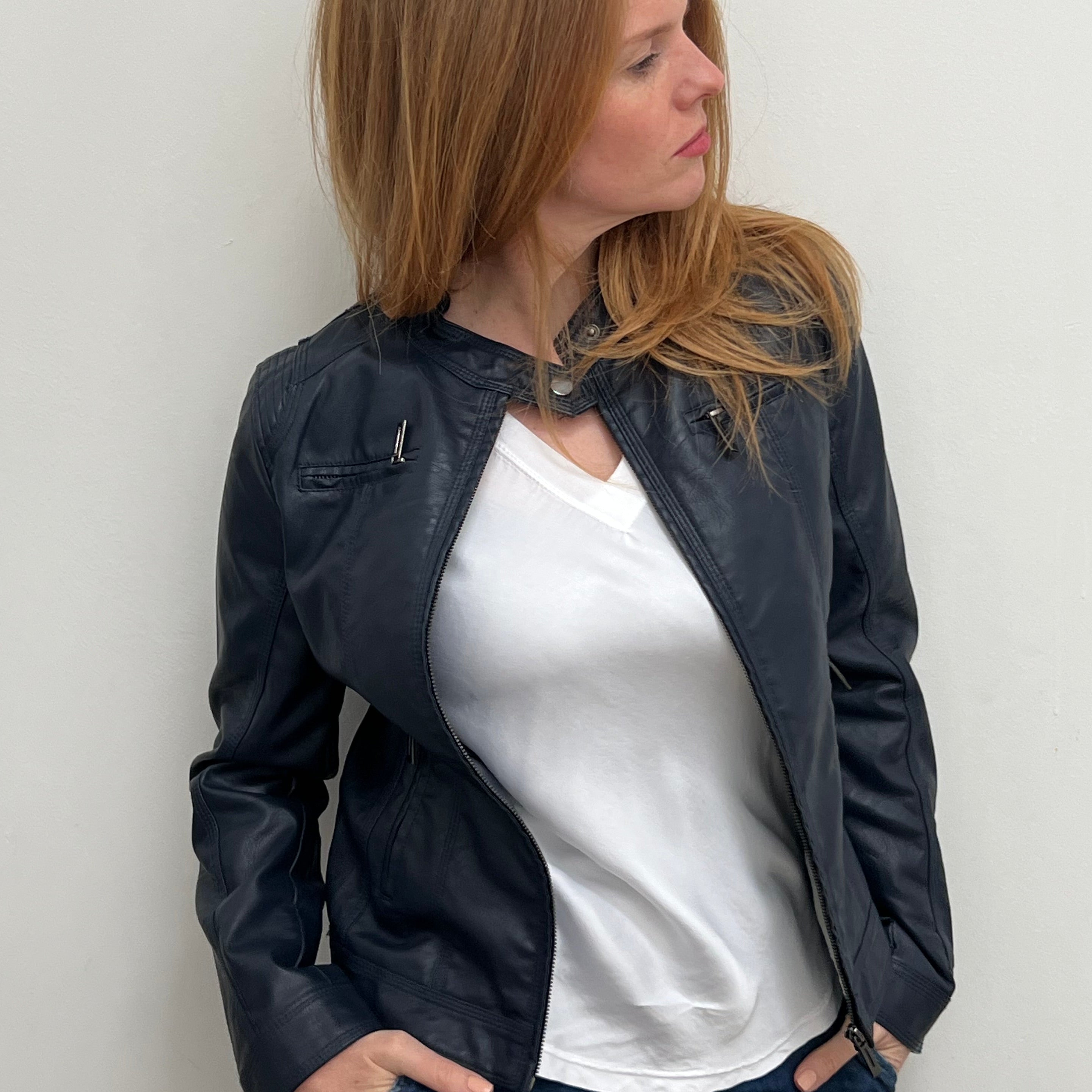 fitted-faux-leather-jacket-pocket-detail-solo-mia