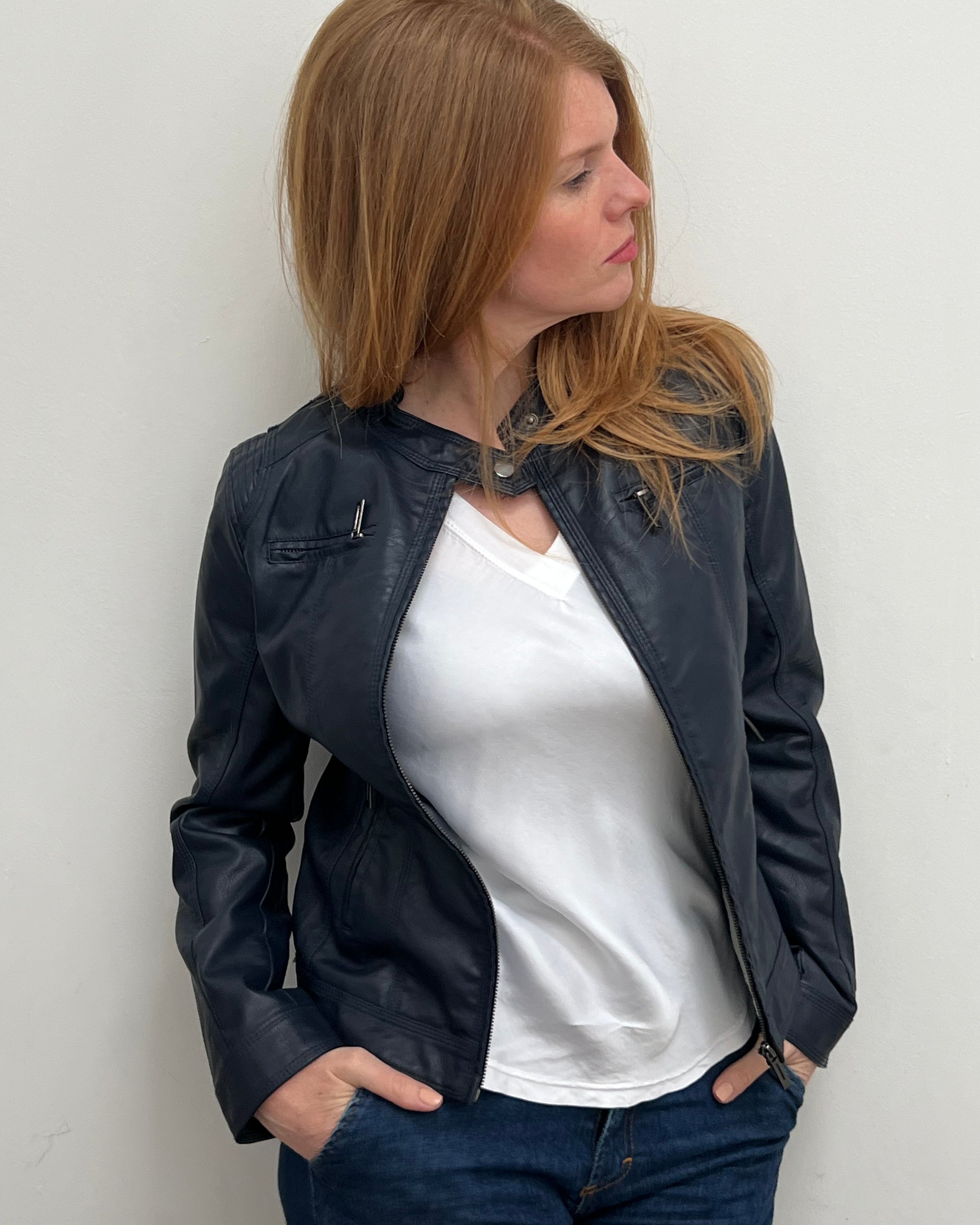 fitted-faux-leather-jacket-pocket-detail-solo-mia