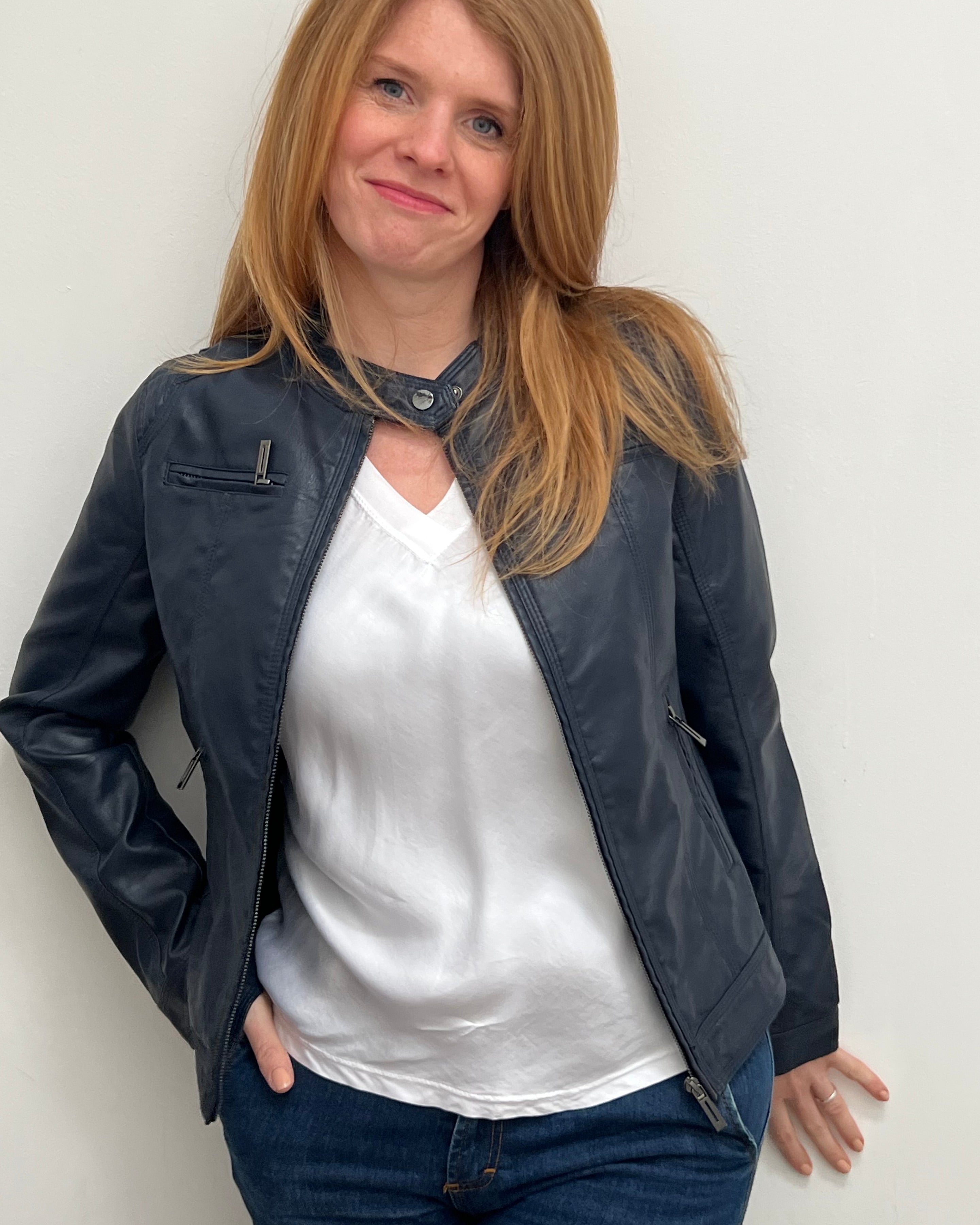 fitted-faux-leather-jacket-pocket-detail-solo-mia