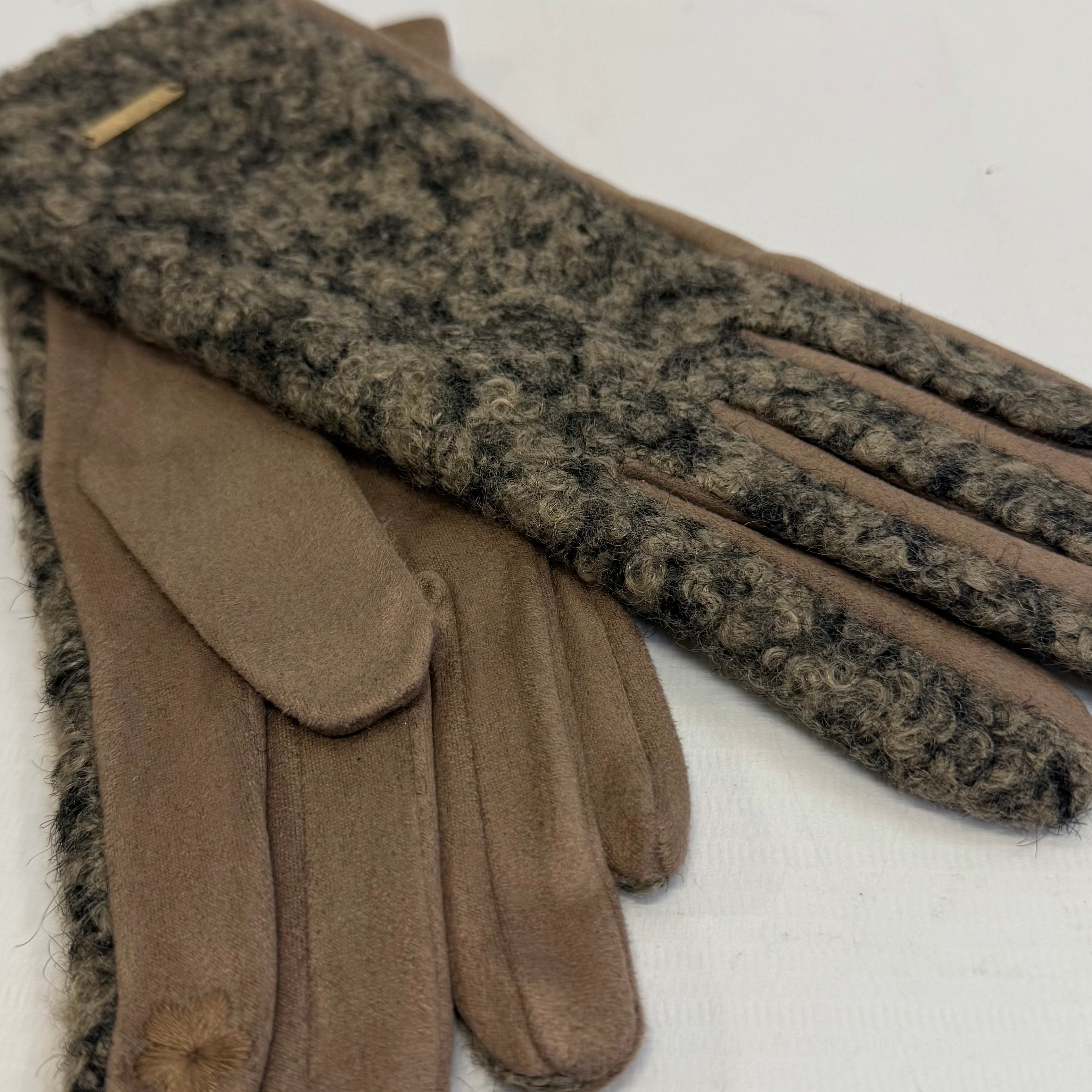 Two Tones Gloves