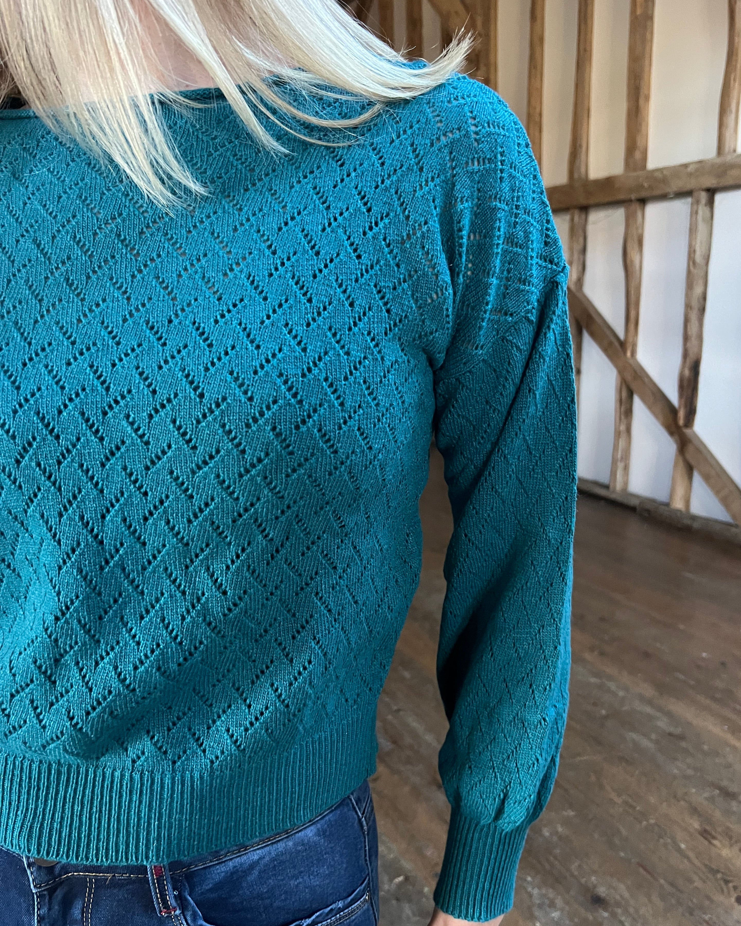 cashmere-knitted-jumper-diamond-detail-solo-mia