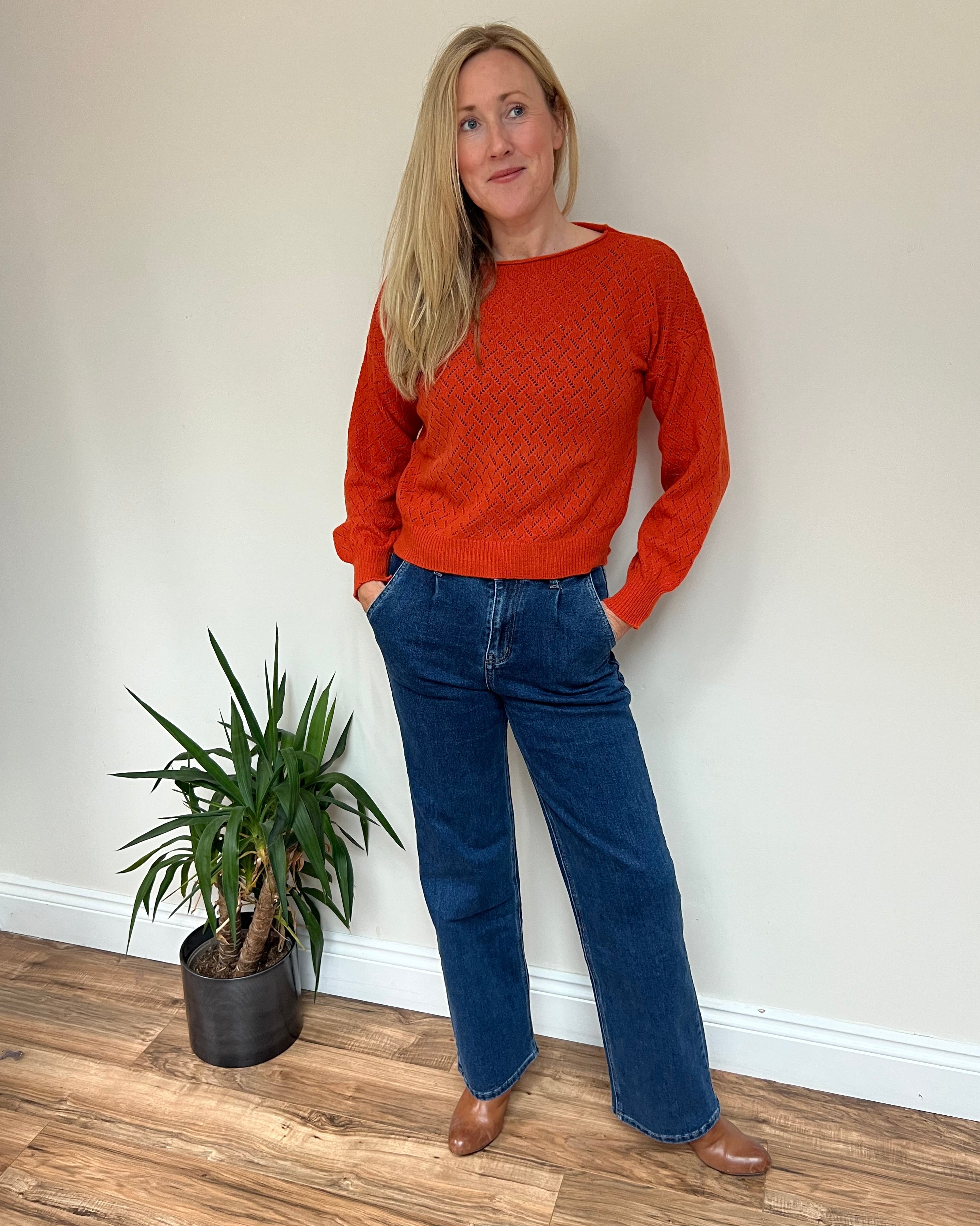 cashmere-knitted-jumper-diamond-detail-solo-mia