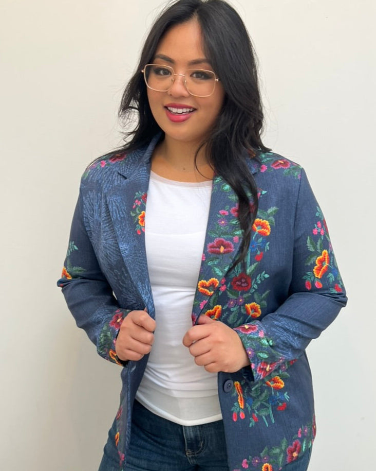 denim-blazer-flower-embroidery-detail-solo-mia
