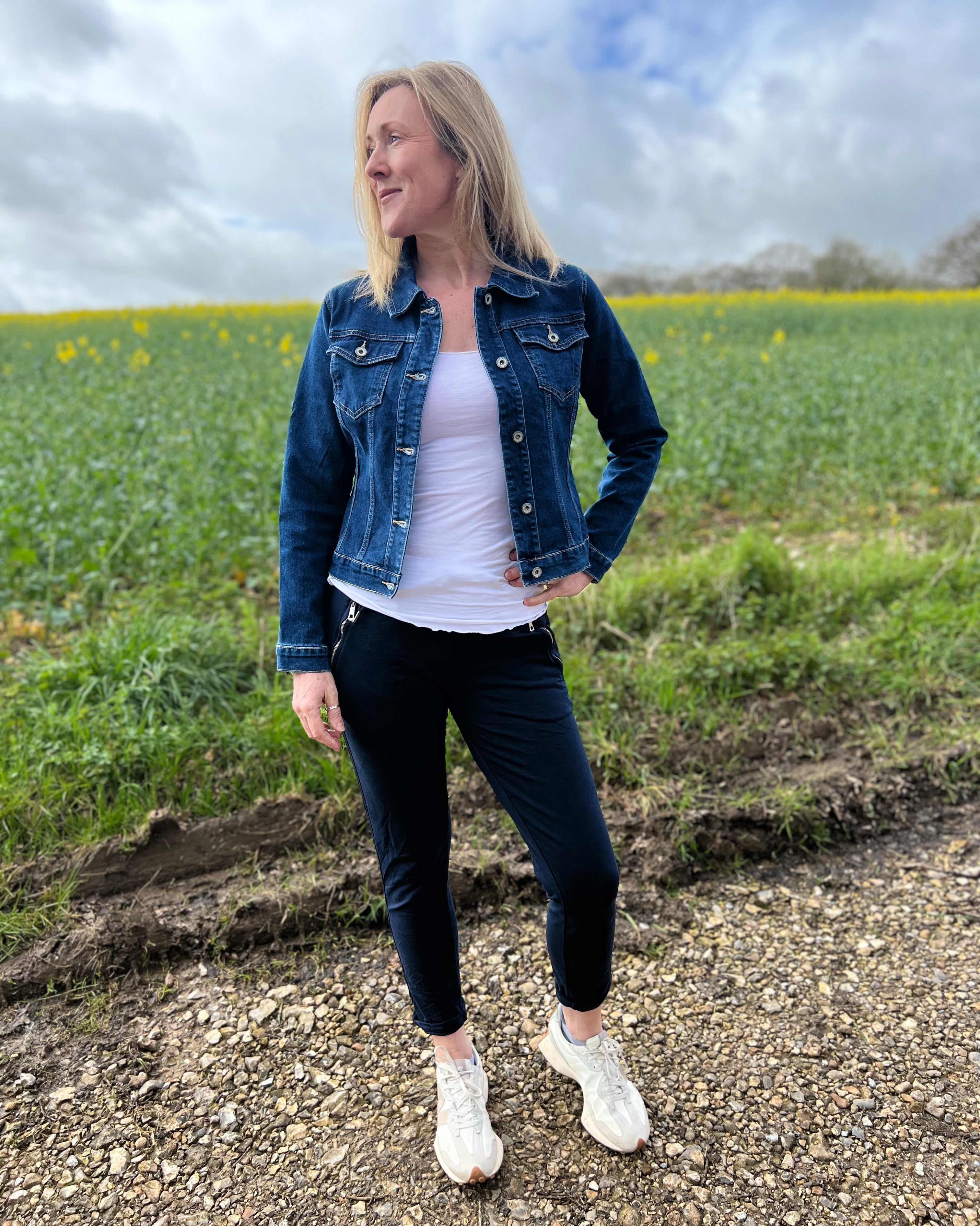 fitted-denim-jacket-smart-casual-solo-mia