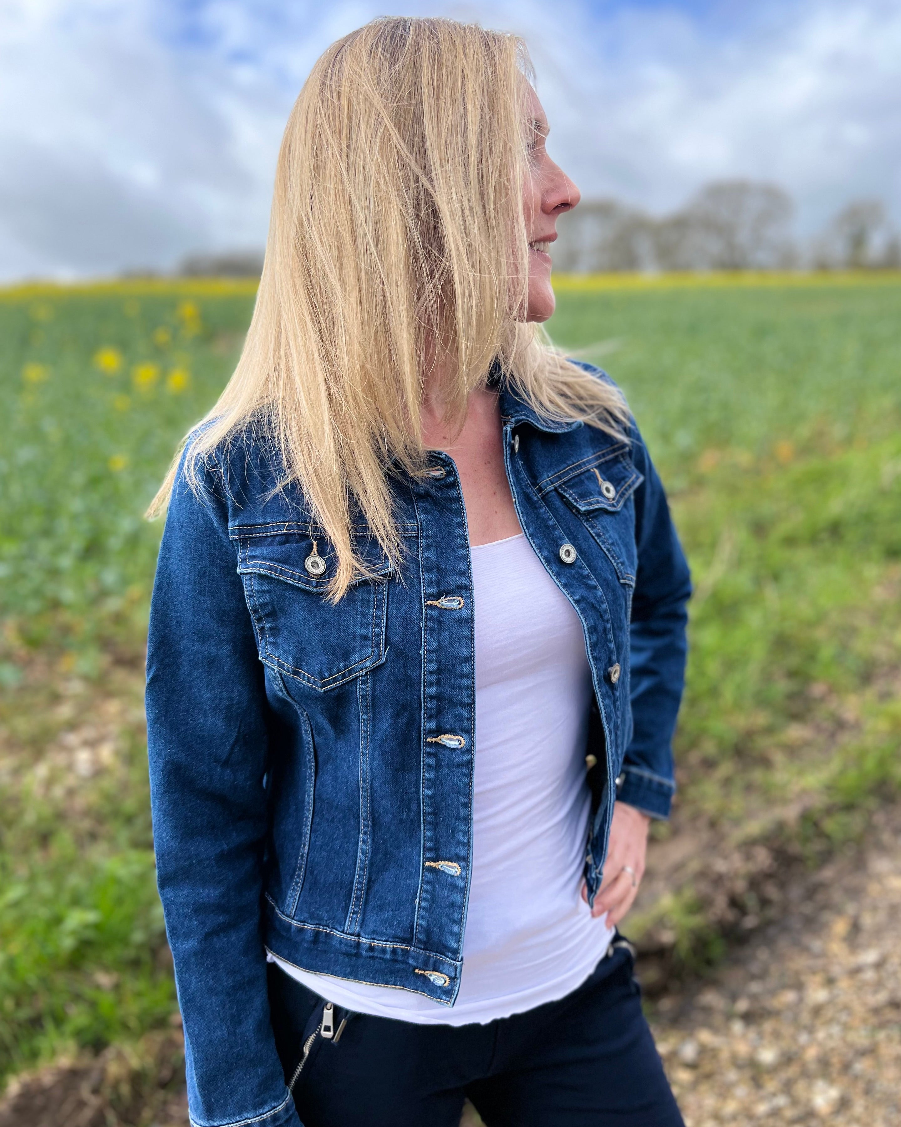 fitted-denim-jacket-smart-casual-solo-mia