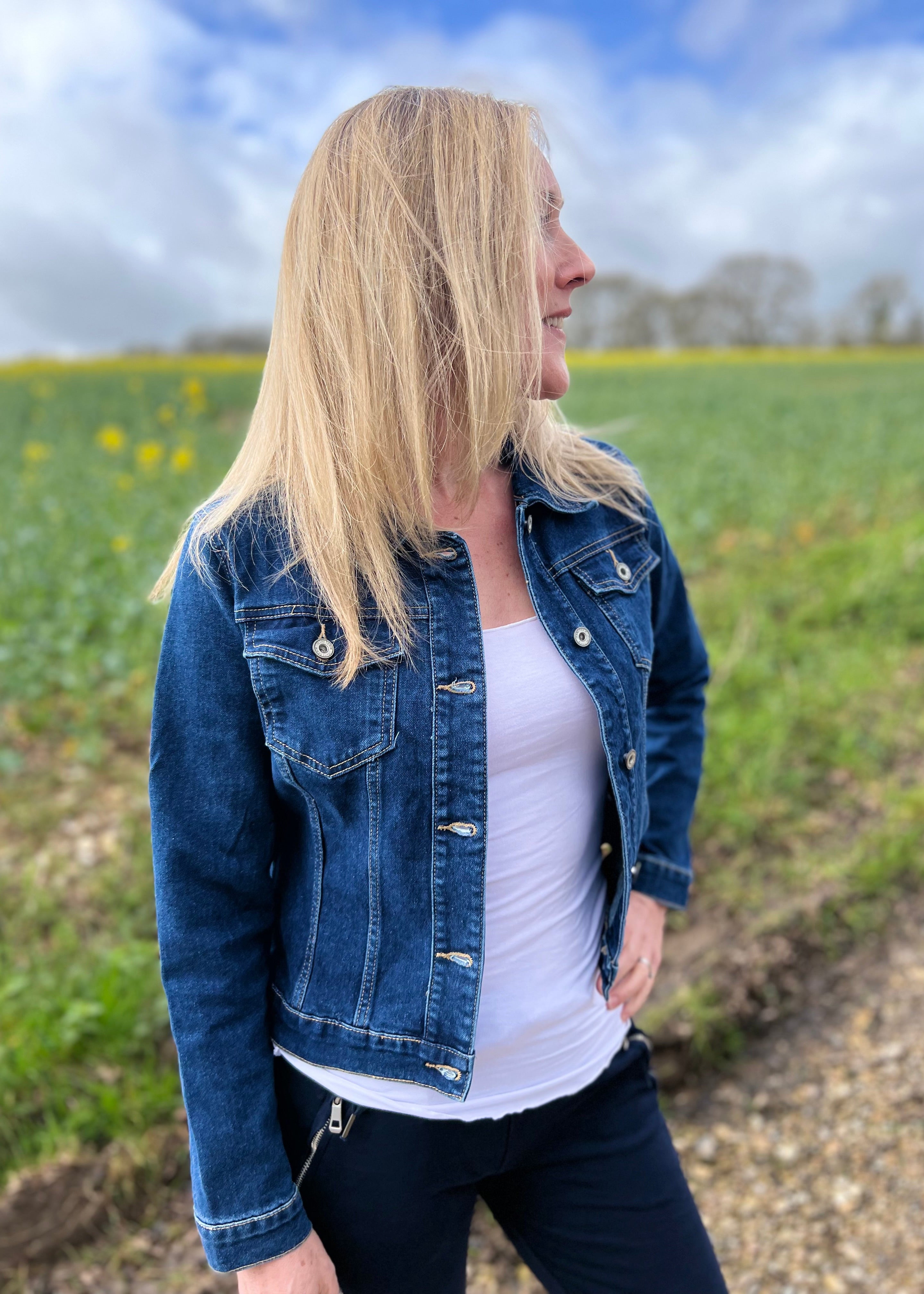 fitted-denim-jacket-smart-casual-solo-mia