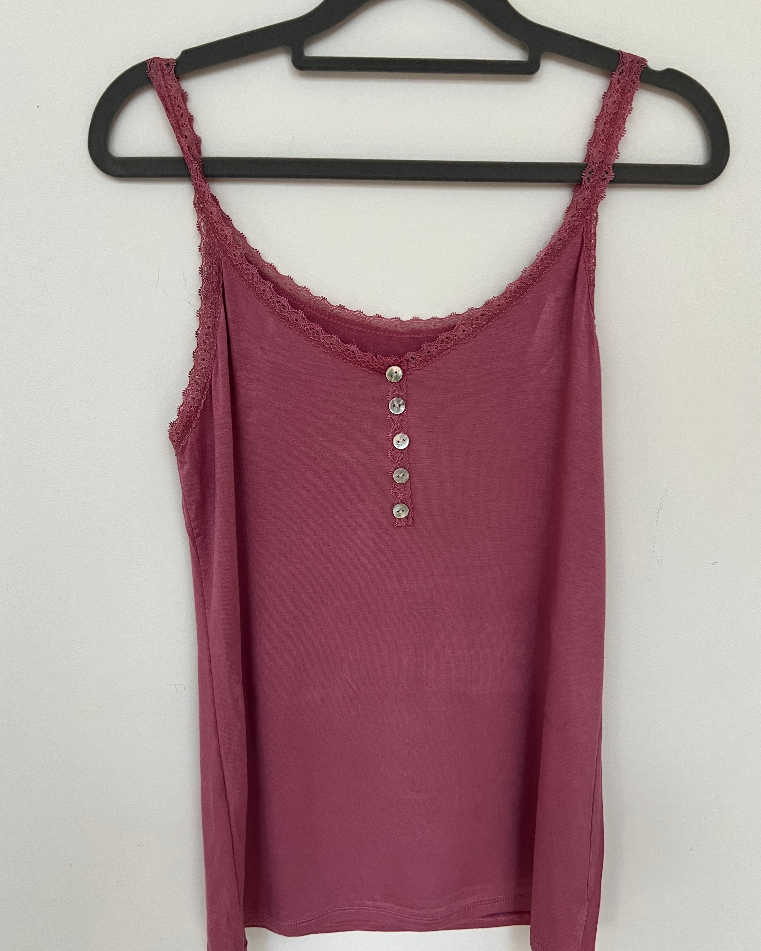 Pink strati vest