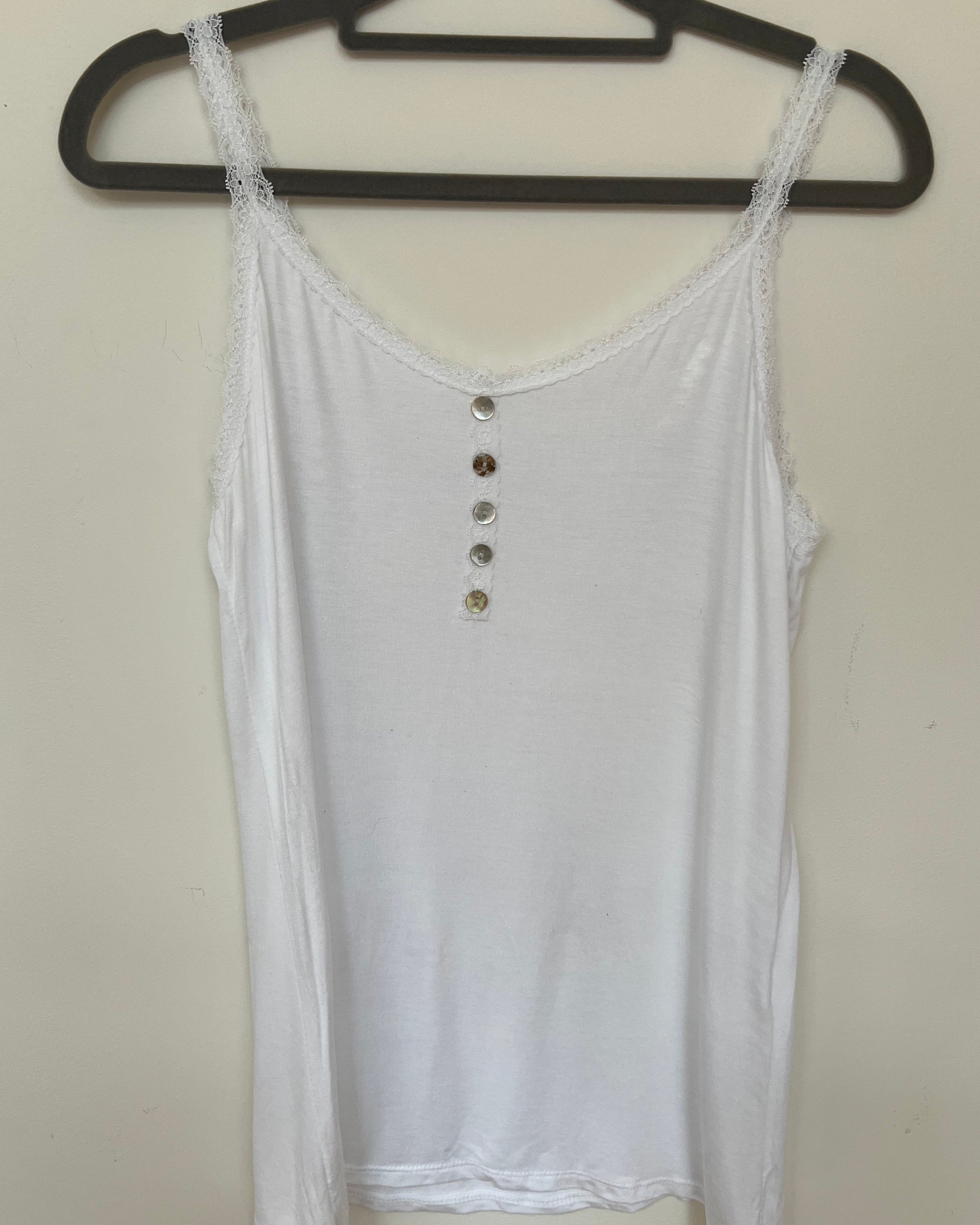 White strati vest