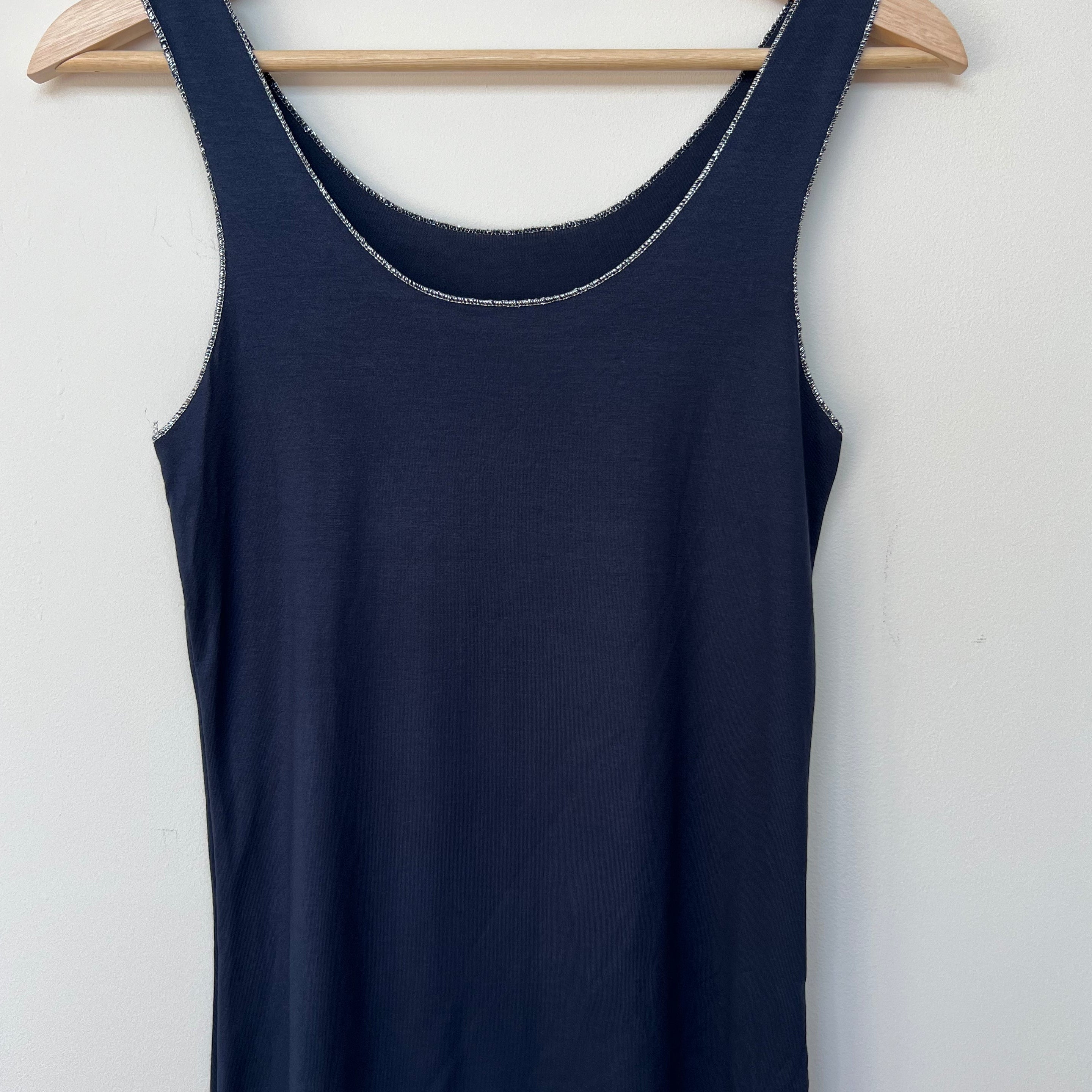 solo-mia-strati-vest-sparkle-detail