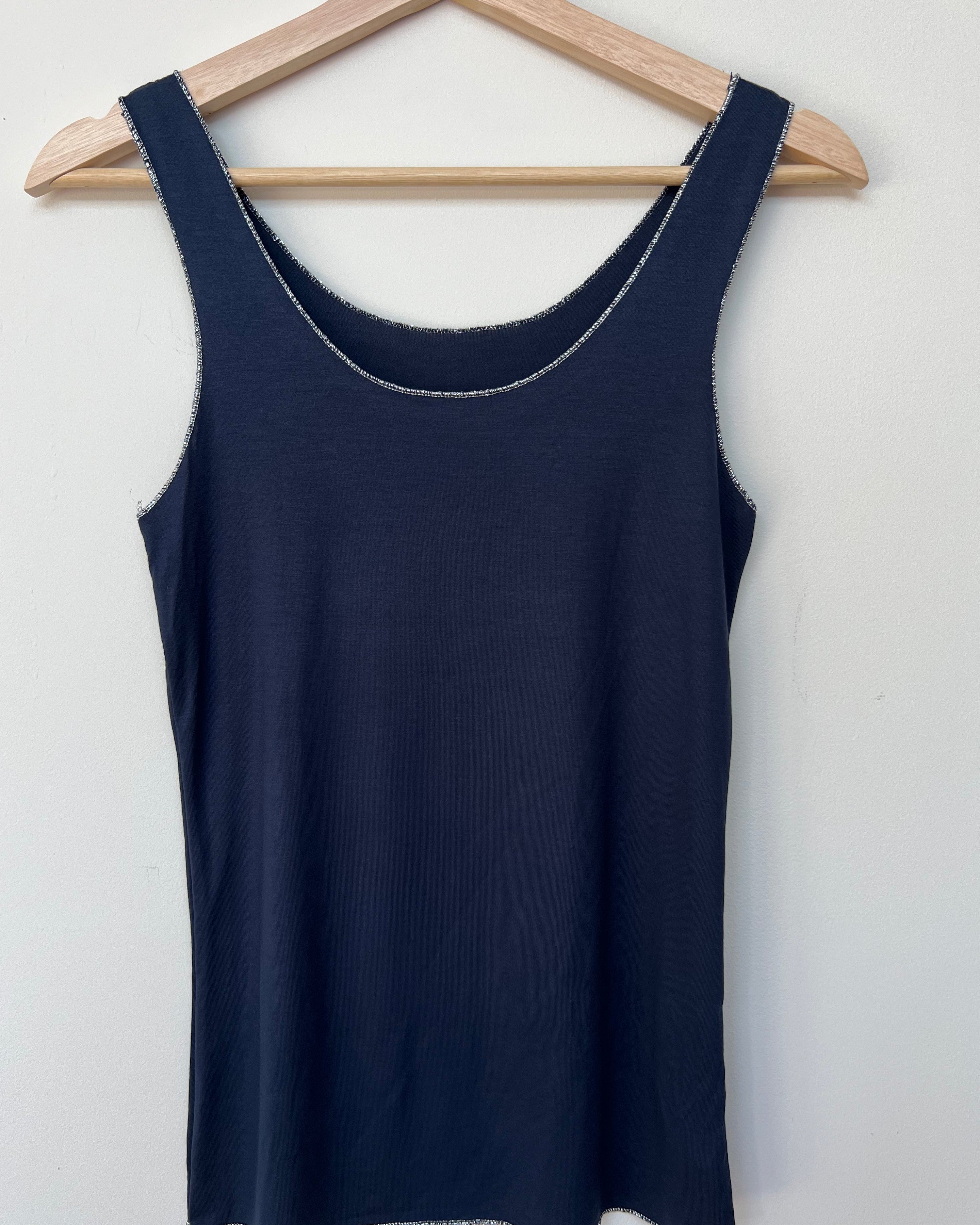 solo-mia-strati-vest-sparkle-detail