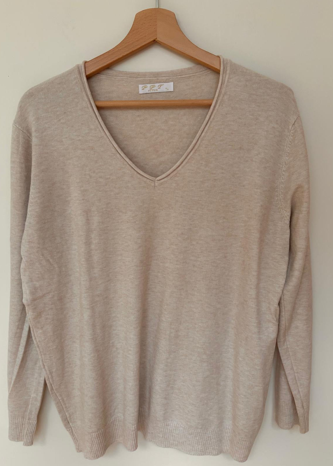 Beige V-neck jumper