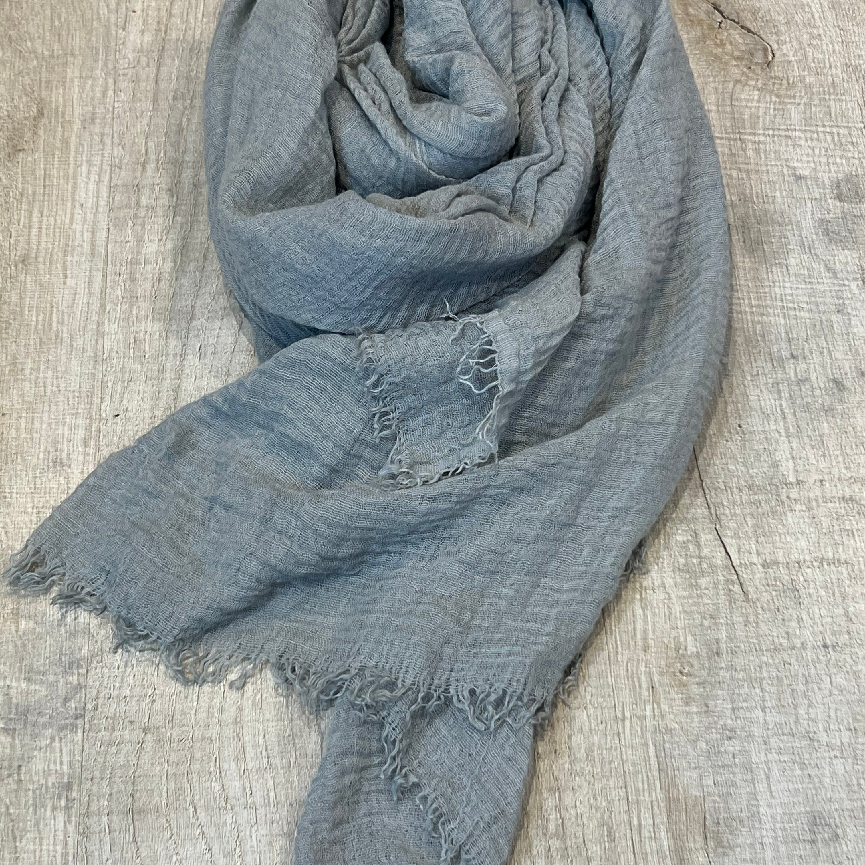 strati scarf grey