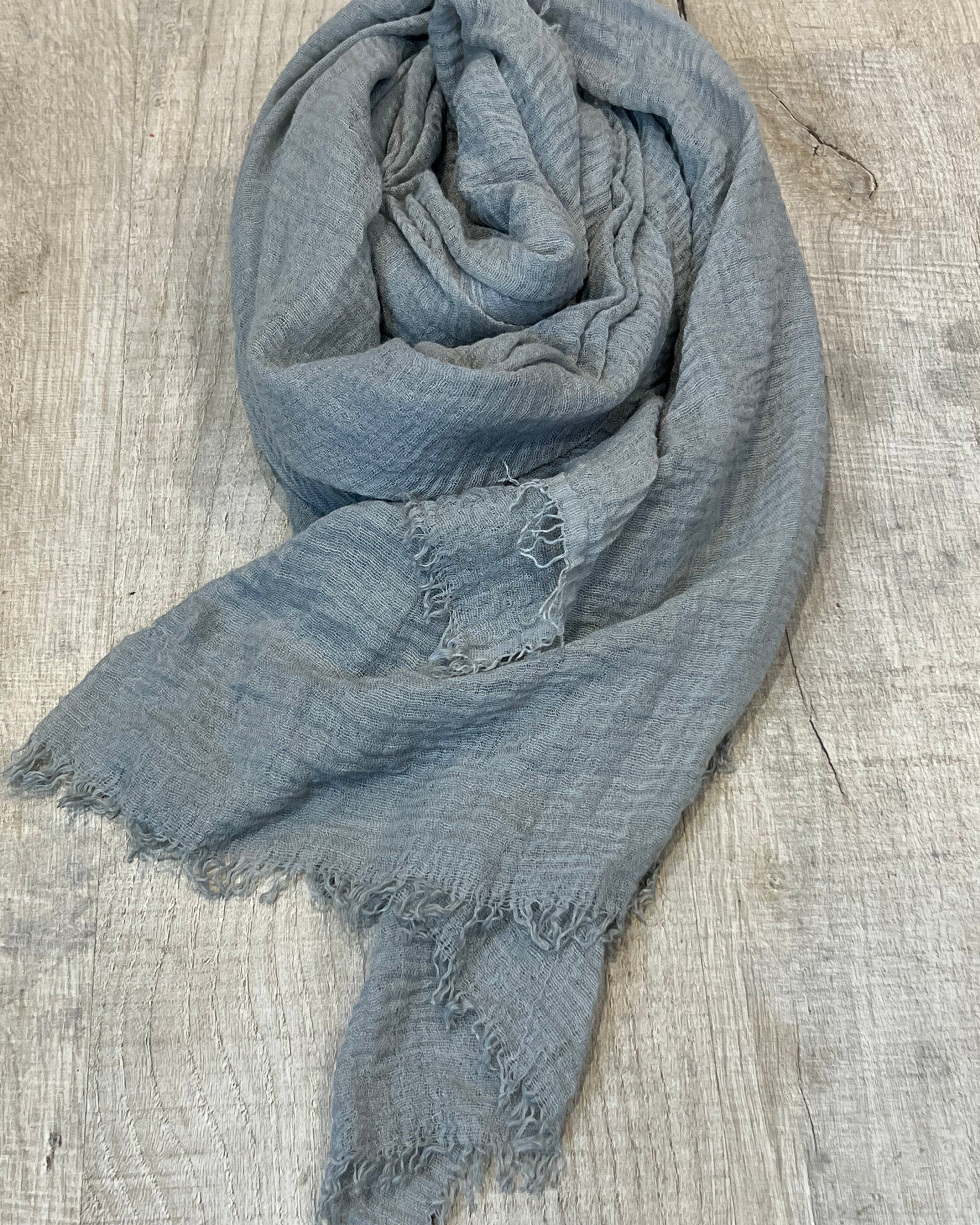 strati scarf grey