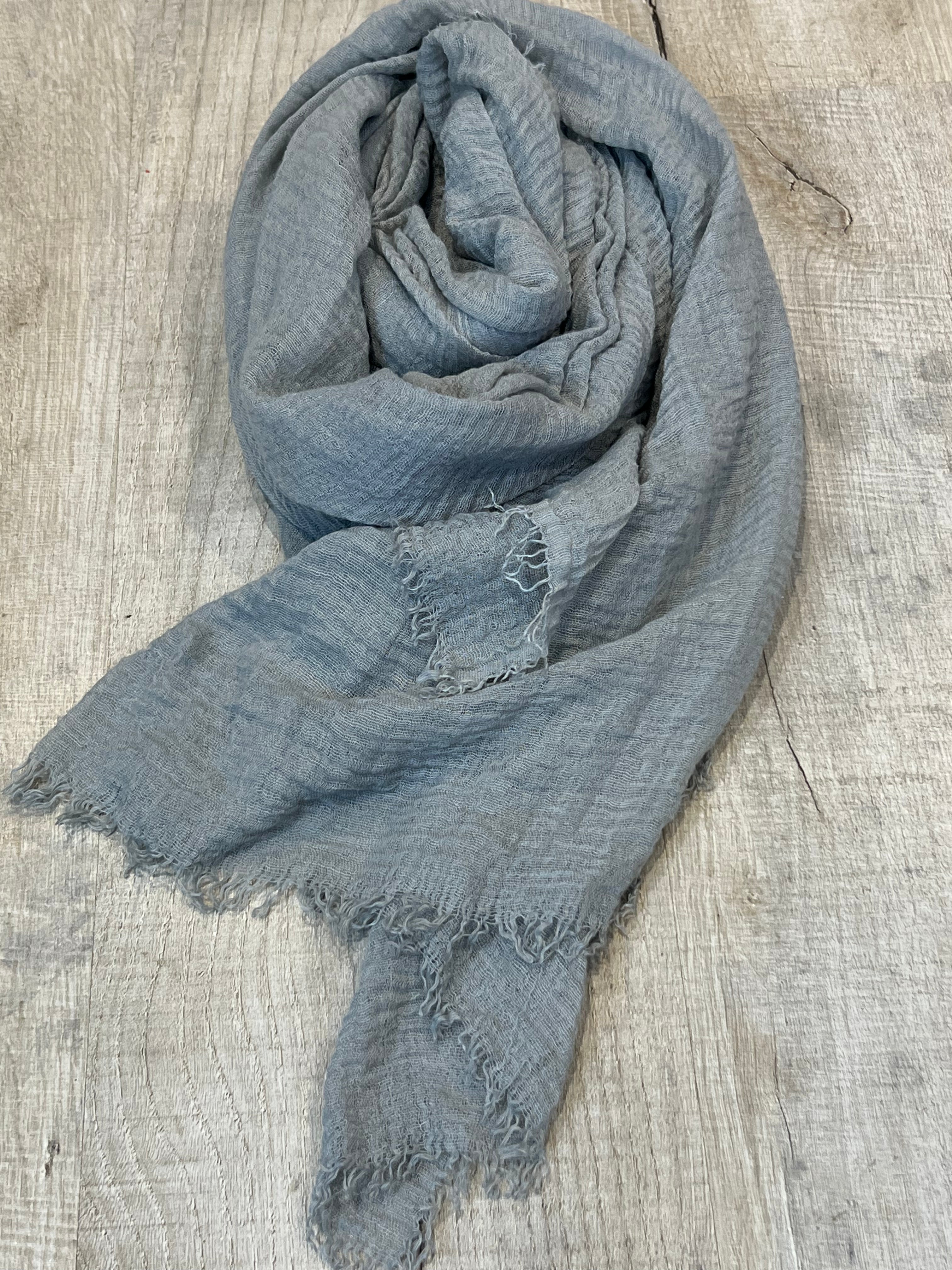 strati scarf grey