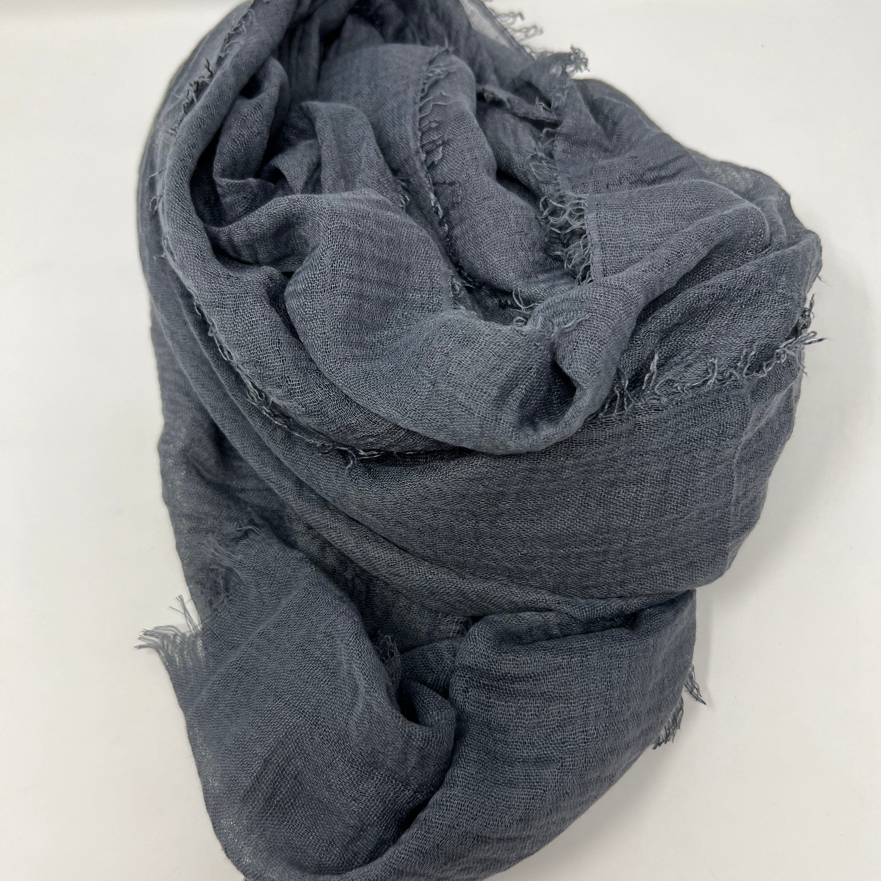 strati scarf grey