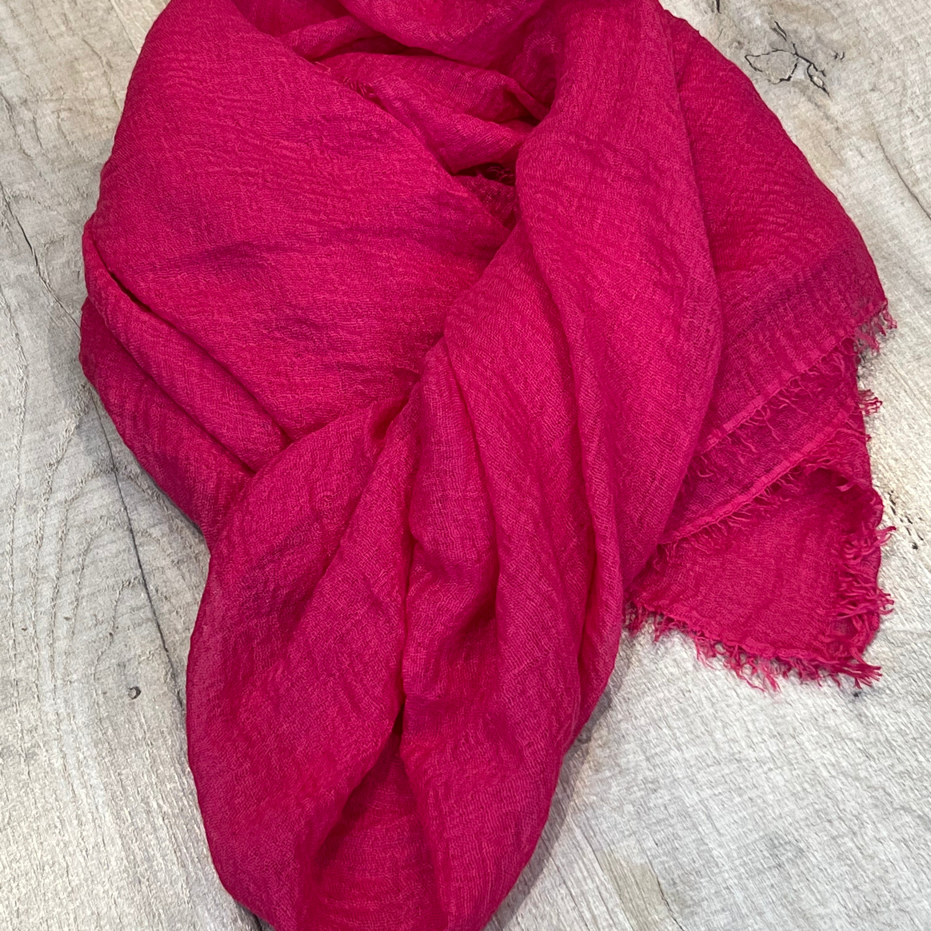 strati scarf pink