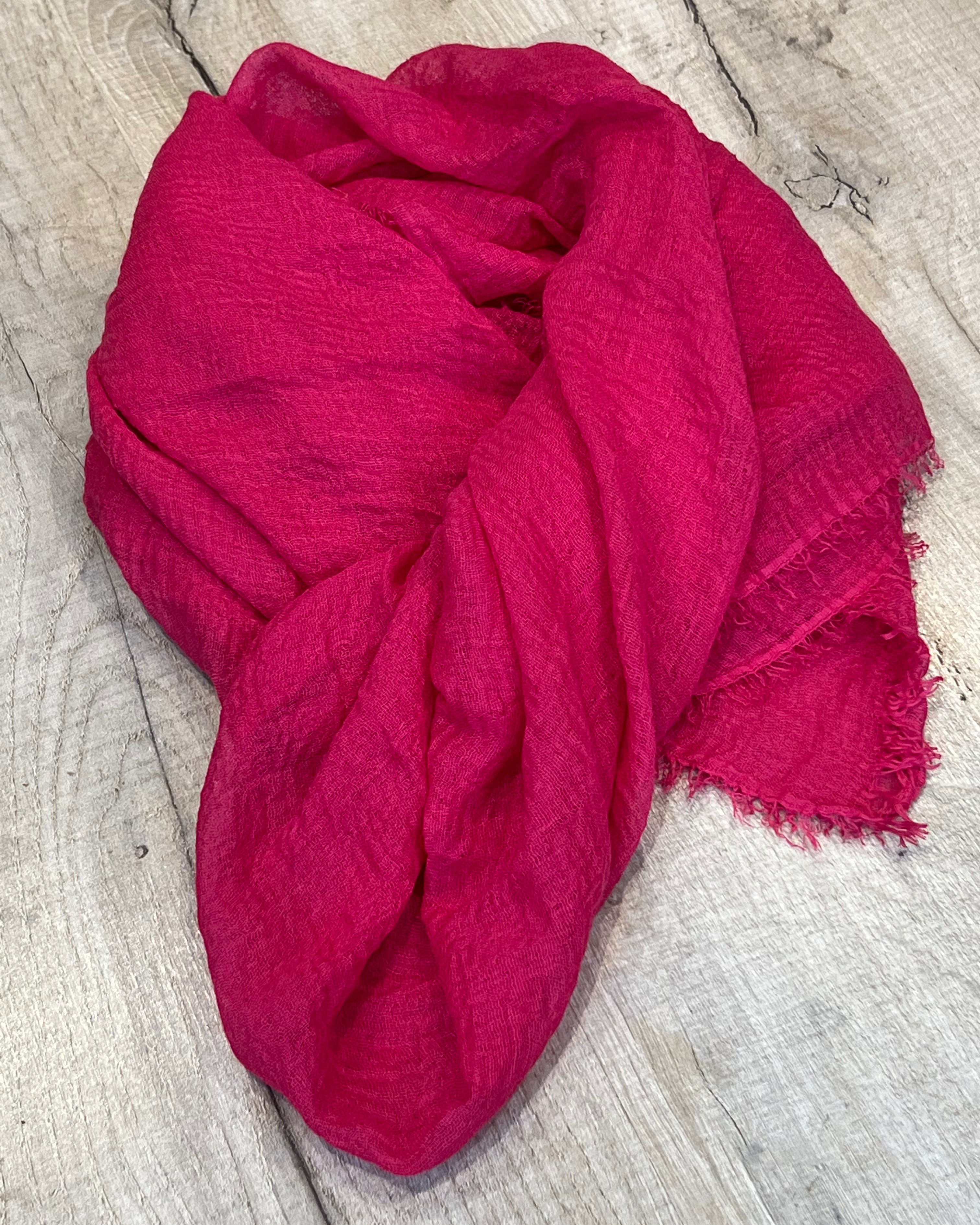 strati scarf pink