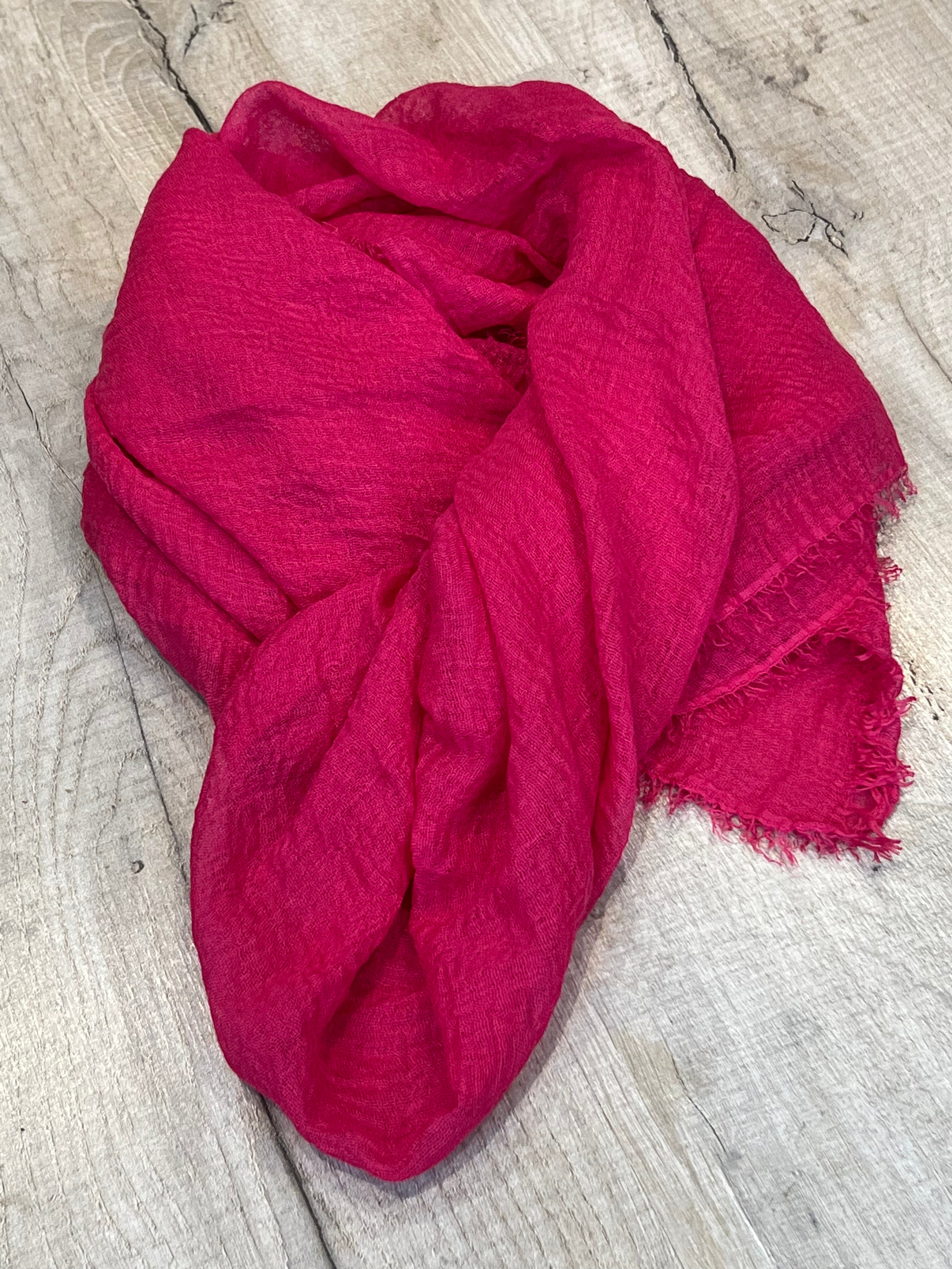 strati scarf pink