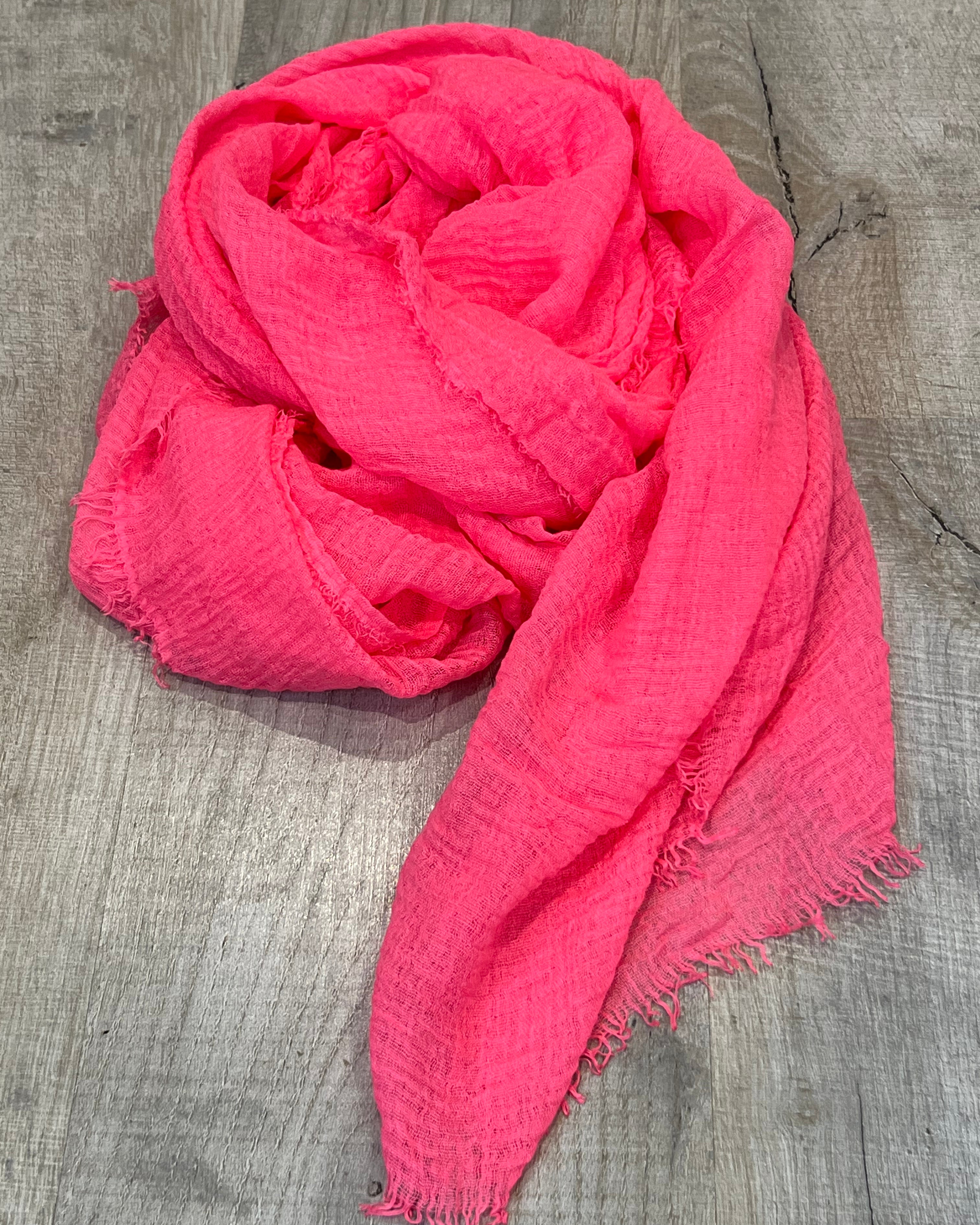strati scarf pink