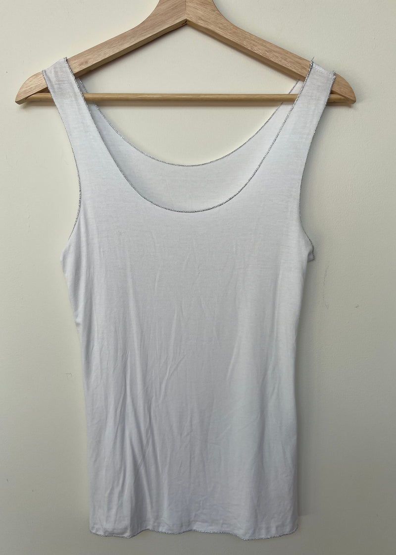 solo-mia-strati-vest-sparkle-detail