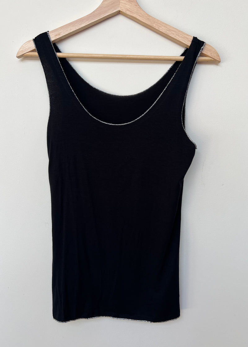 solo-mia-strati-vest-sparkle-detail