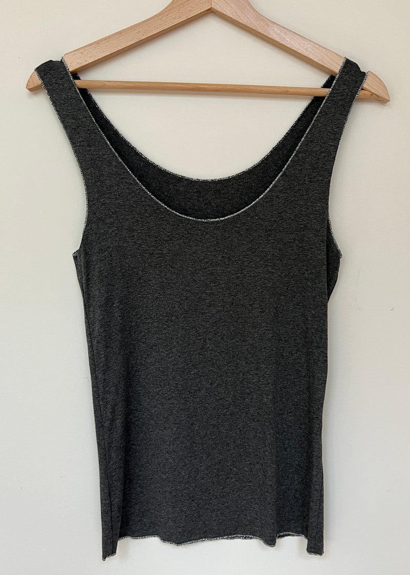 solo-mia-strati-vest-sparkle-detail