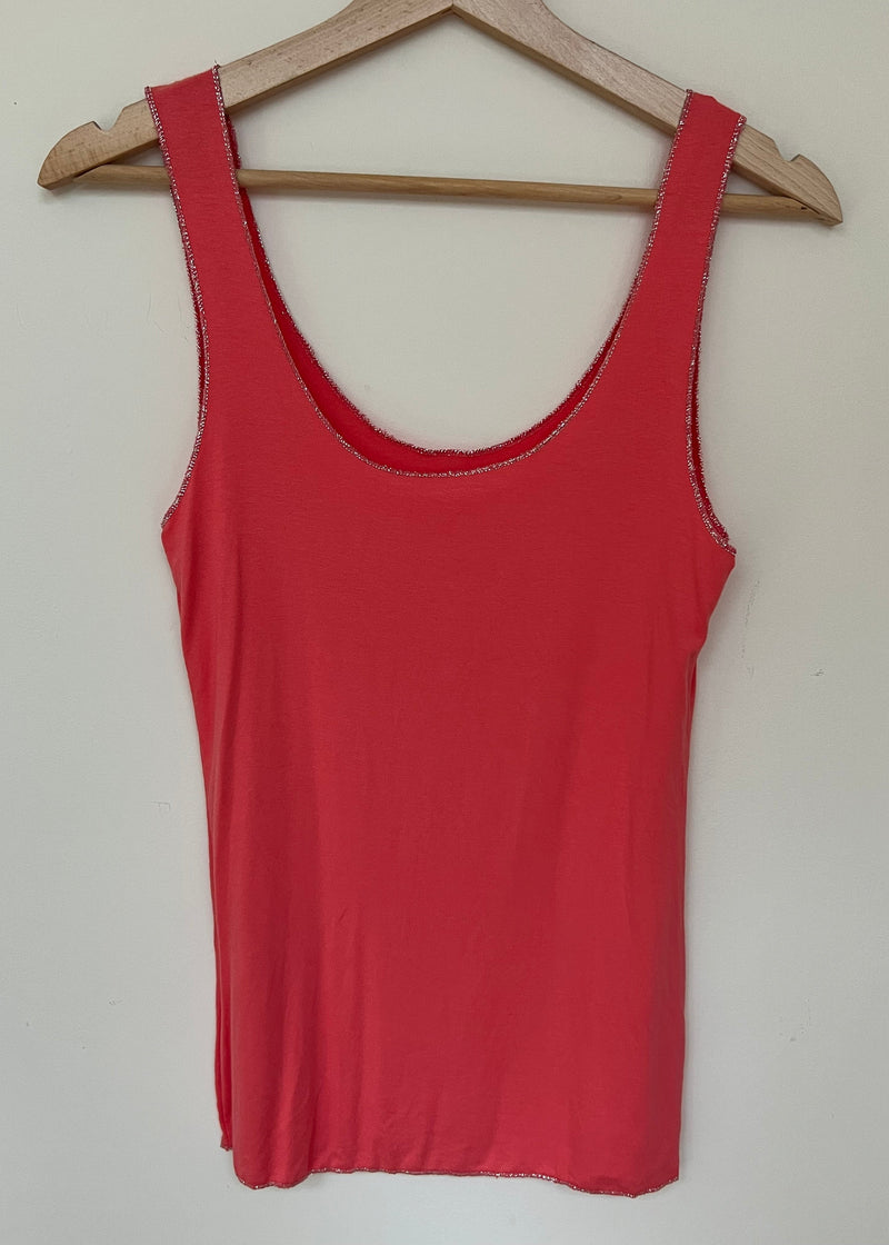 solo-mia-strati-vest-sparkle-detail
