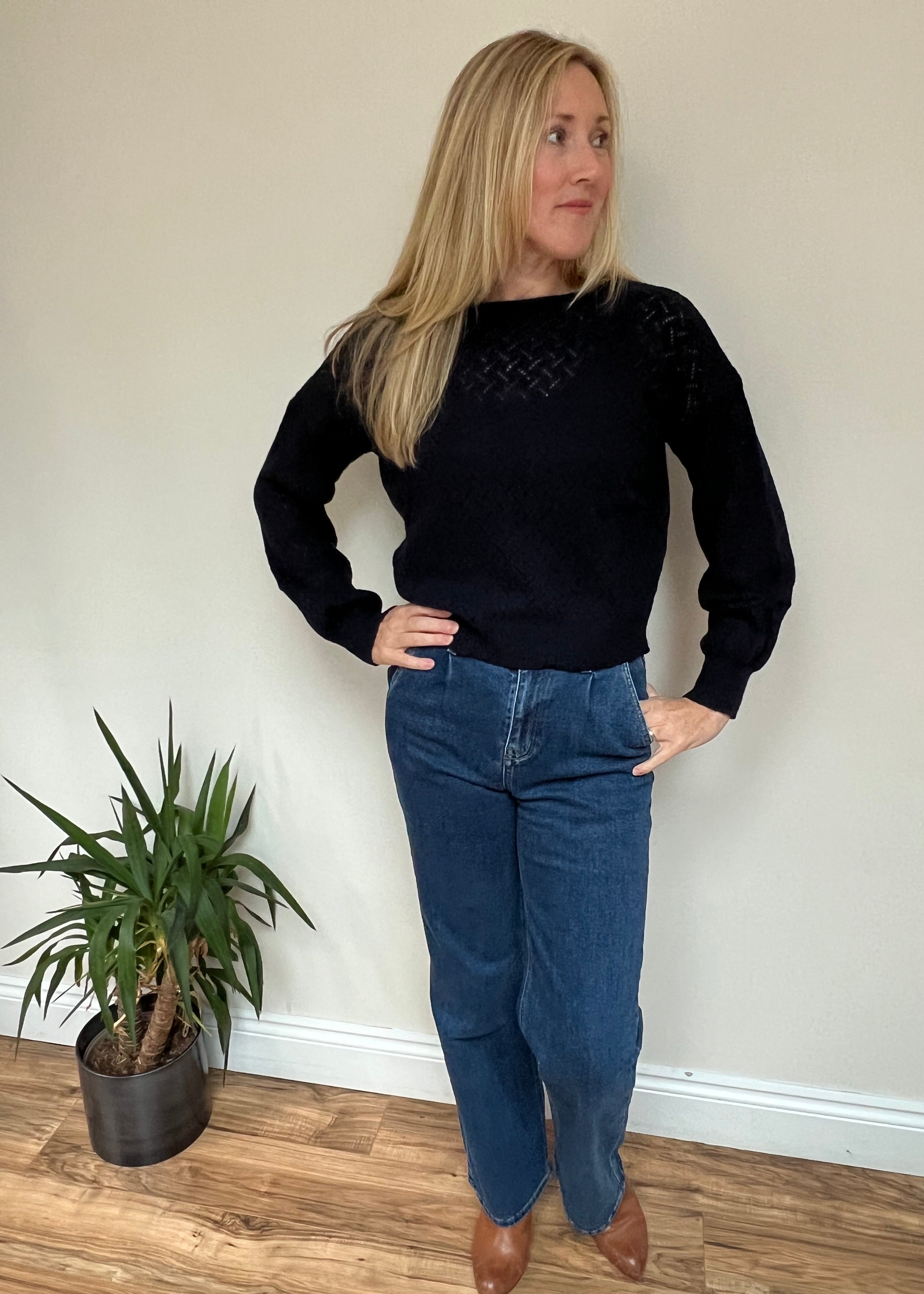 cashmere-knitted-jumper-diamond-detail-solo-mia