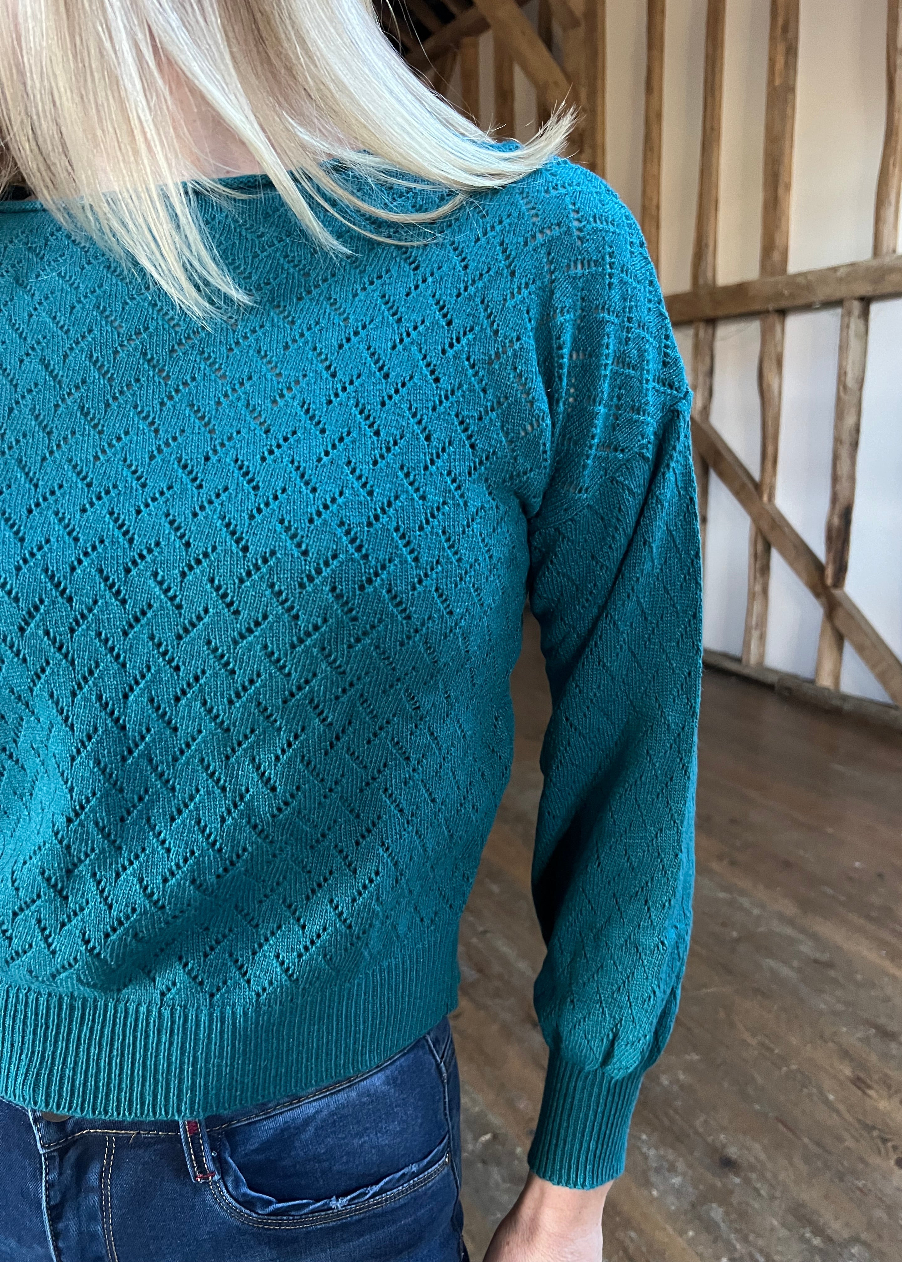 cashmere-knitted-jumper-diamond-detail-solo-mia