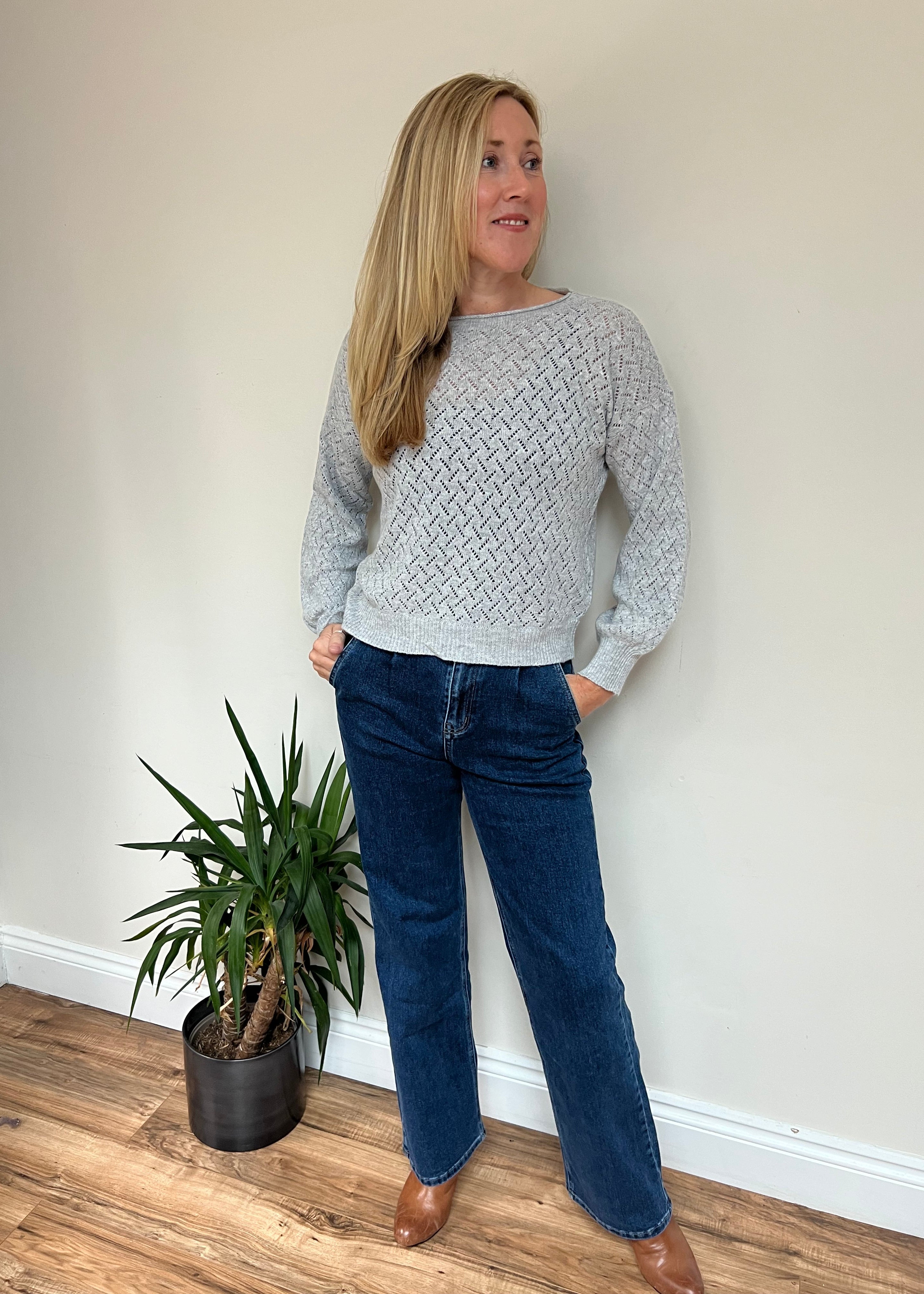 cashmere-knitted-jumper-diamond-detail-solo-mia