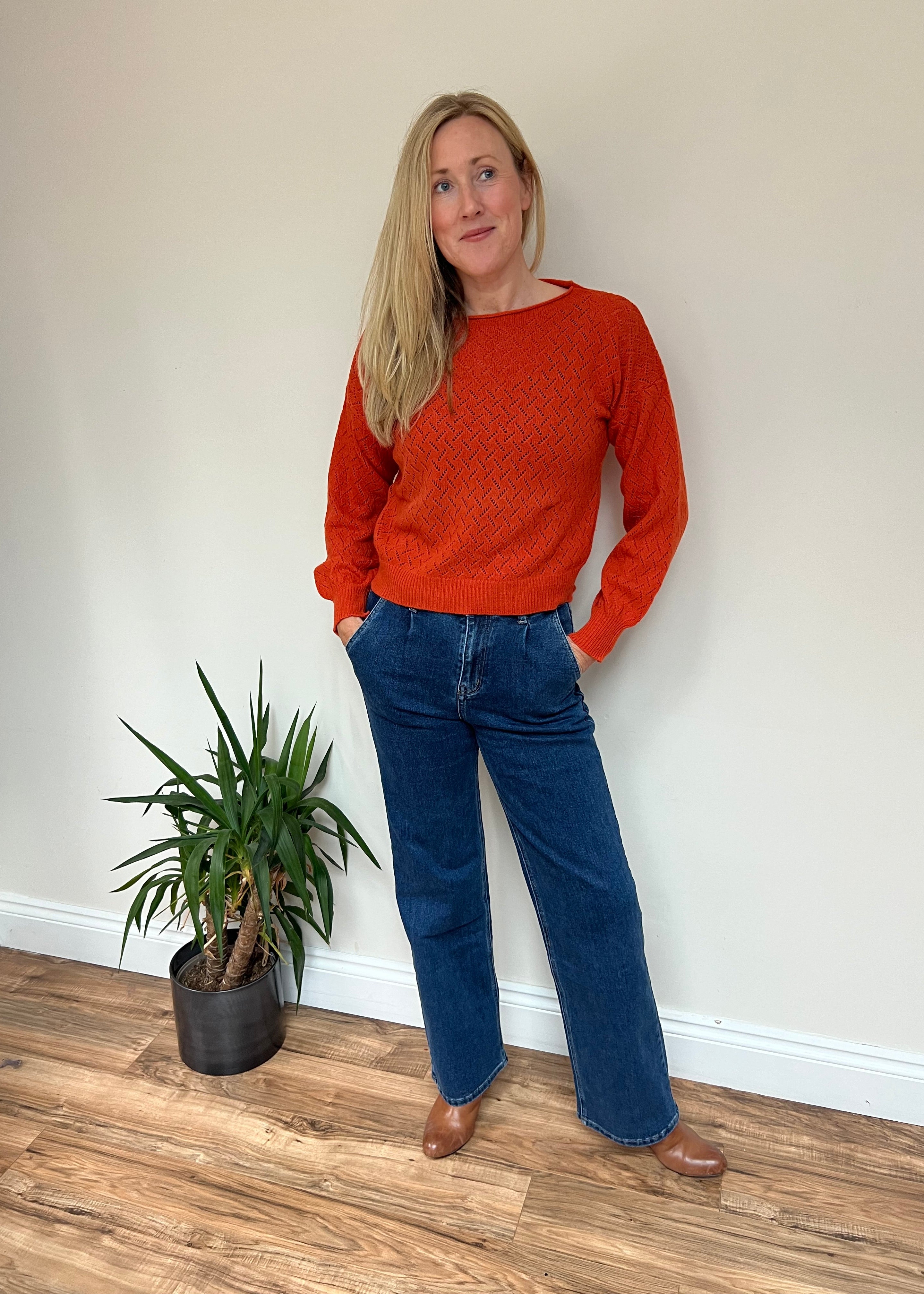 cashmere-knitted-jumper-diamond-detail-solo-mia