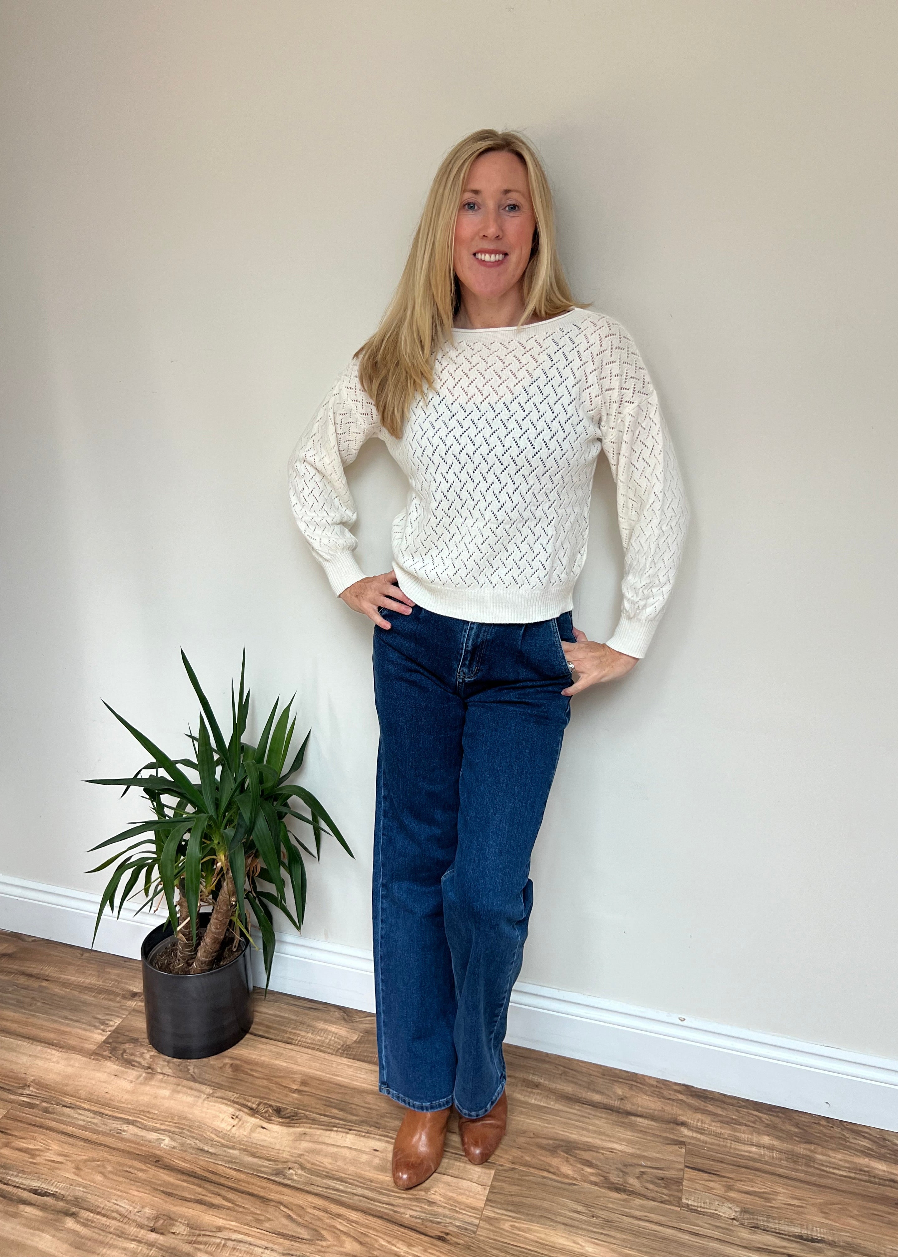 cashmere-knitted-jumper-diamond-detail-solo-mia