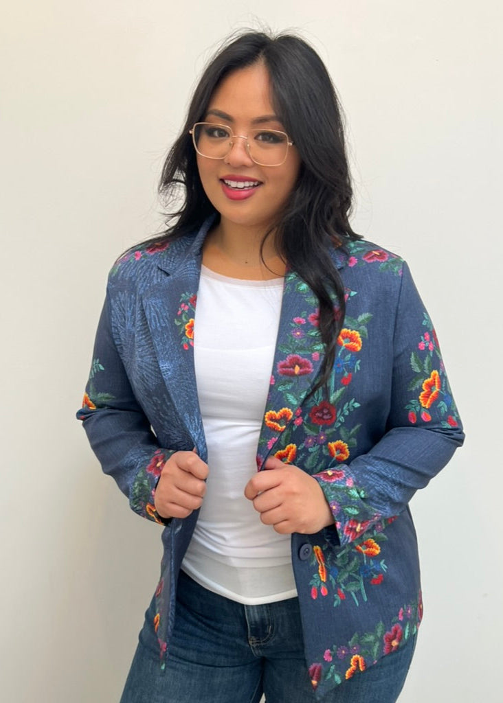 denim-blazer-flower-embroidery-detail-solo-mia