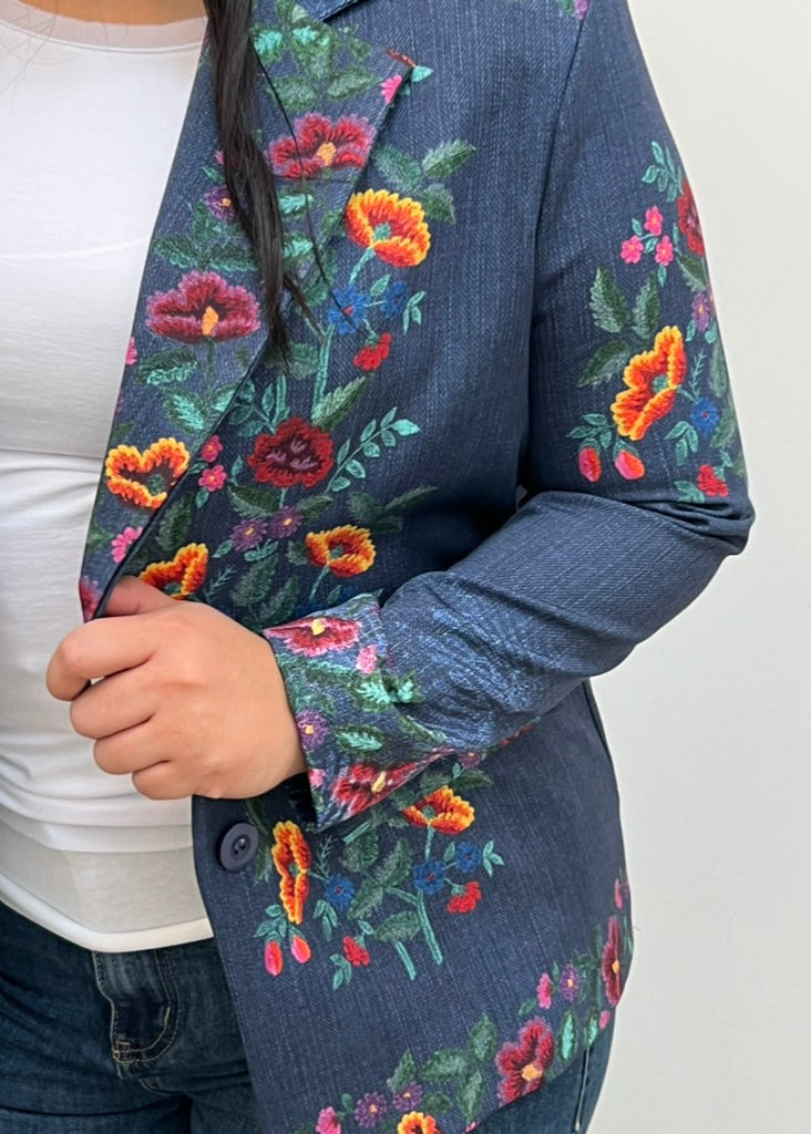 denim-blazer-flower-embroidery-detail-solo-mia
