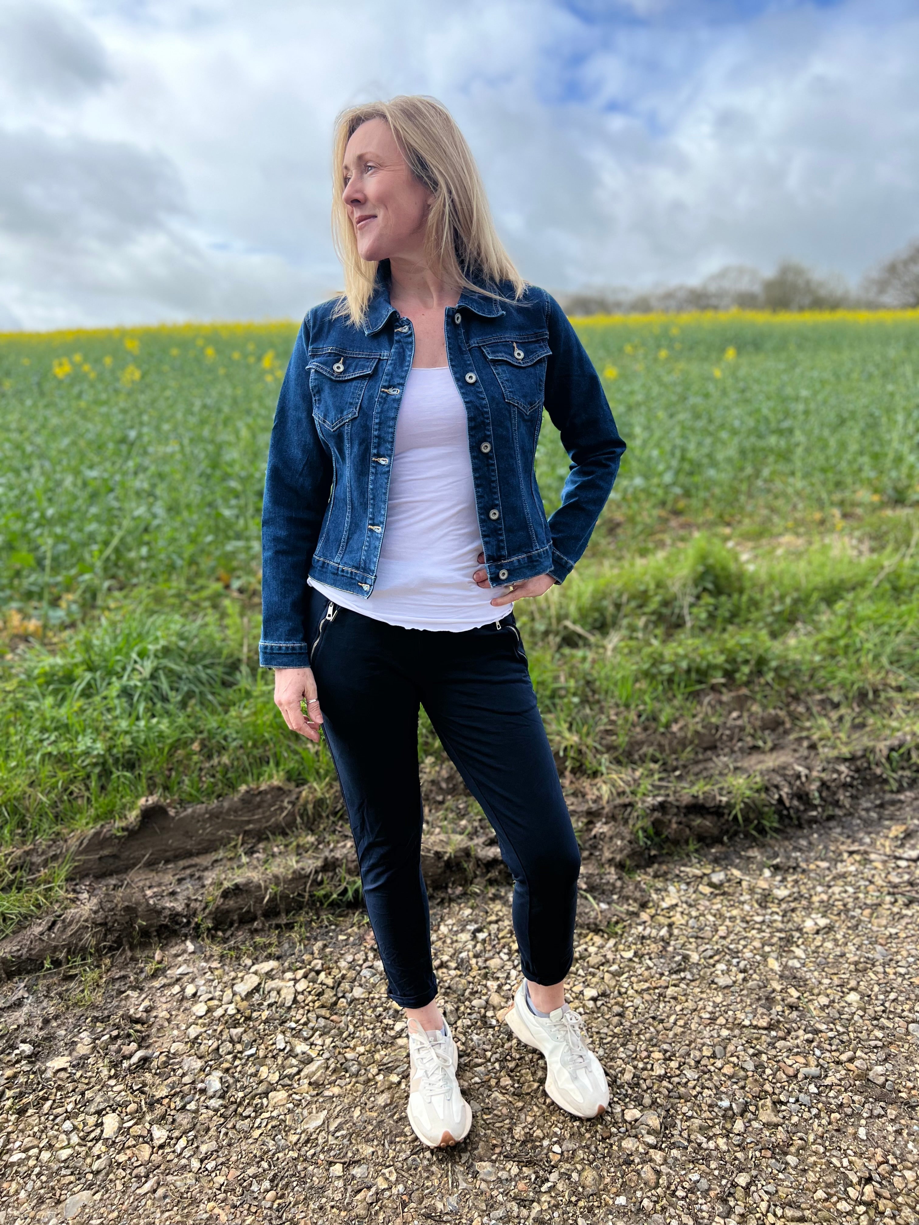 fitted-denim-jacket-smart-casual-solo-mia