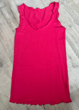 solo-mia-strati-vest-comfy-round-neck-tight-fit-lettuce-hem