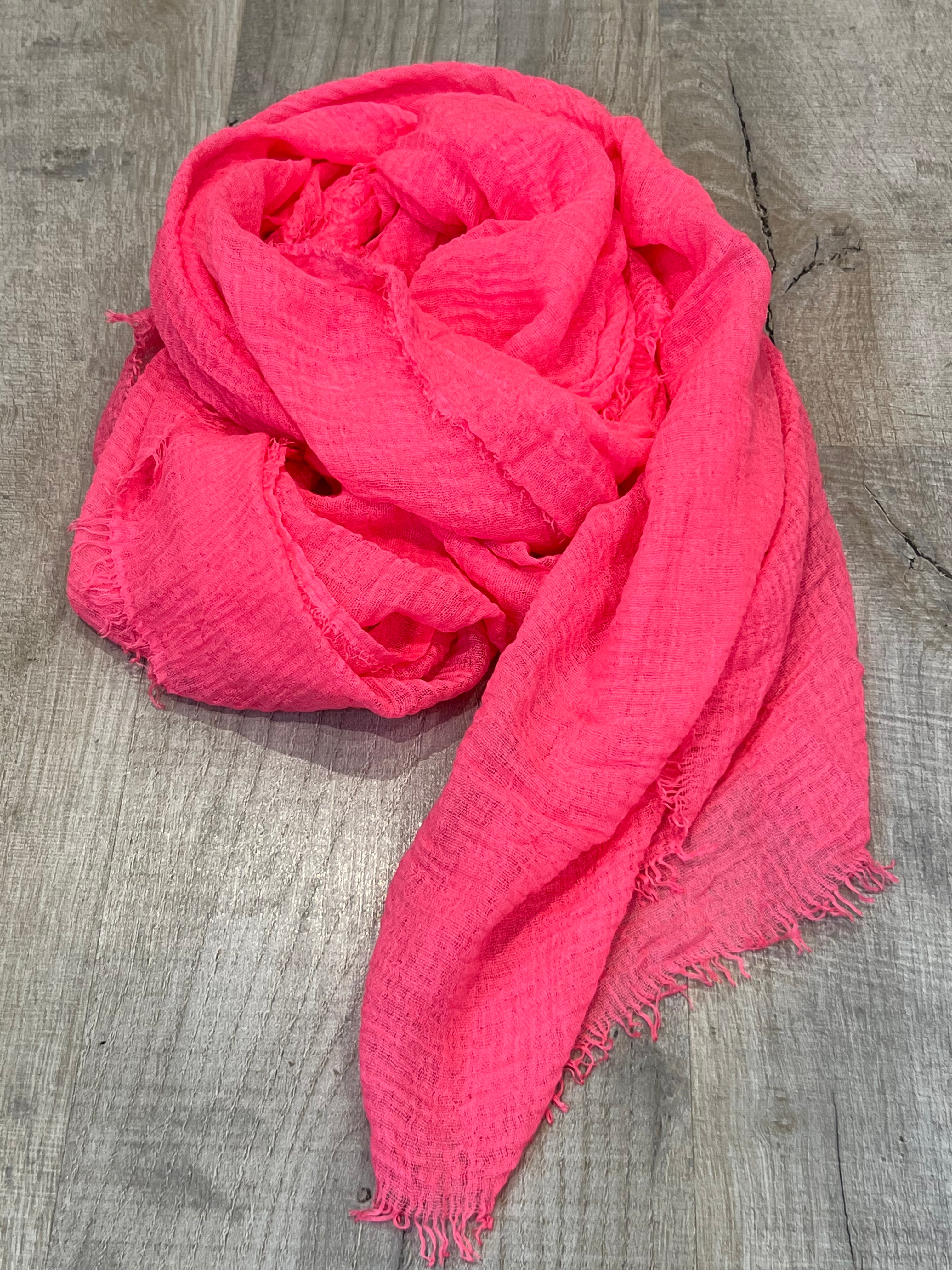 strati scarf pink