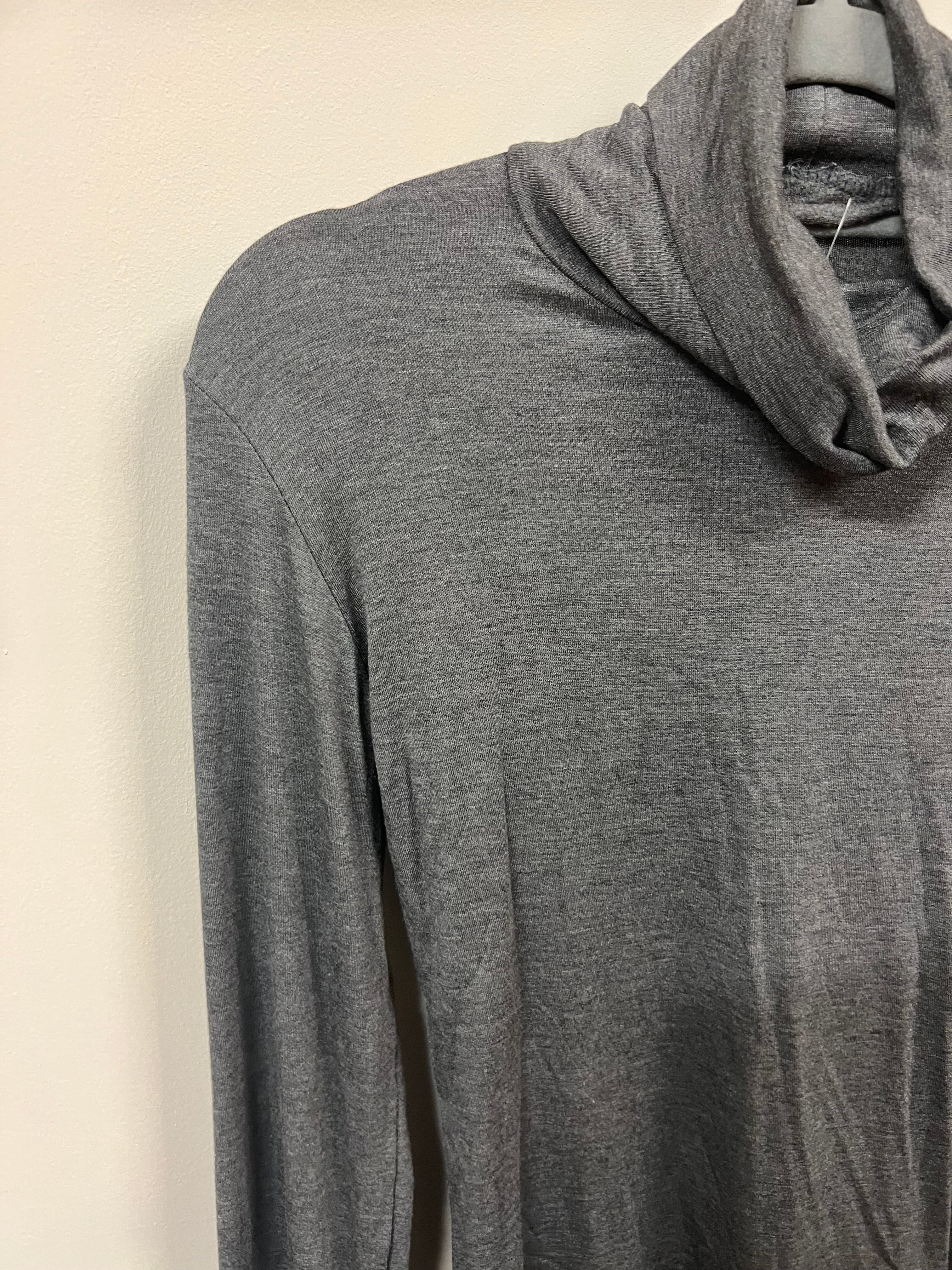 strati turtle neck top
