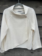 Tania white jacket