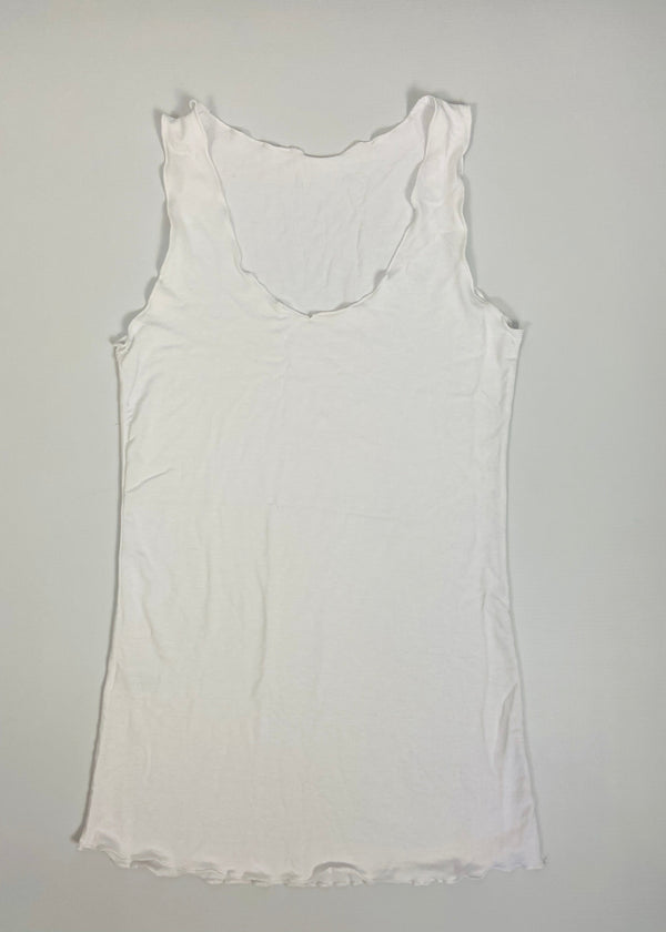 solo-mia-strati-vest-comfy-round-neck-tight-fit-lettuce-hem