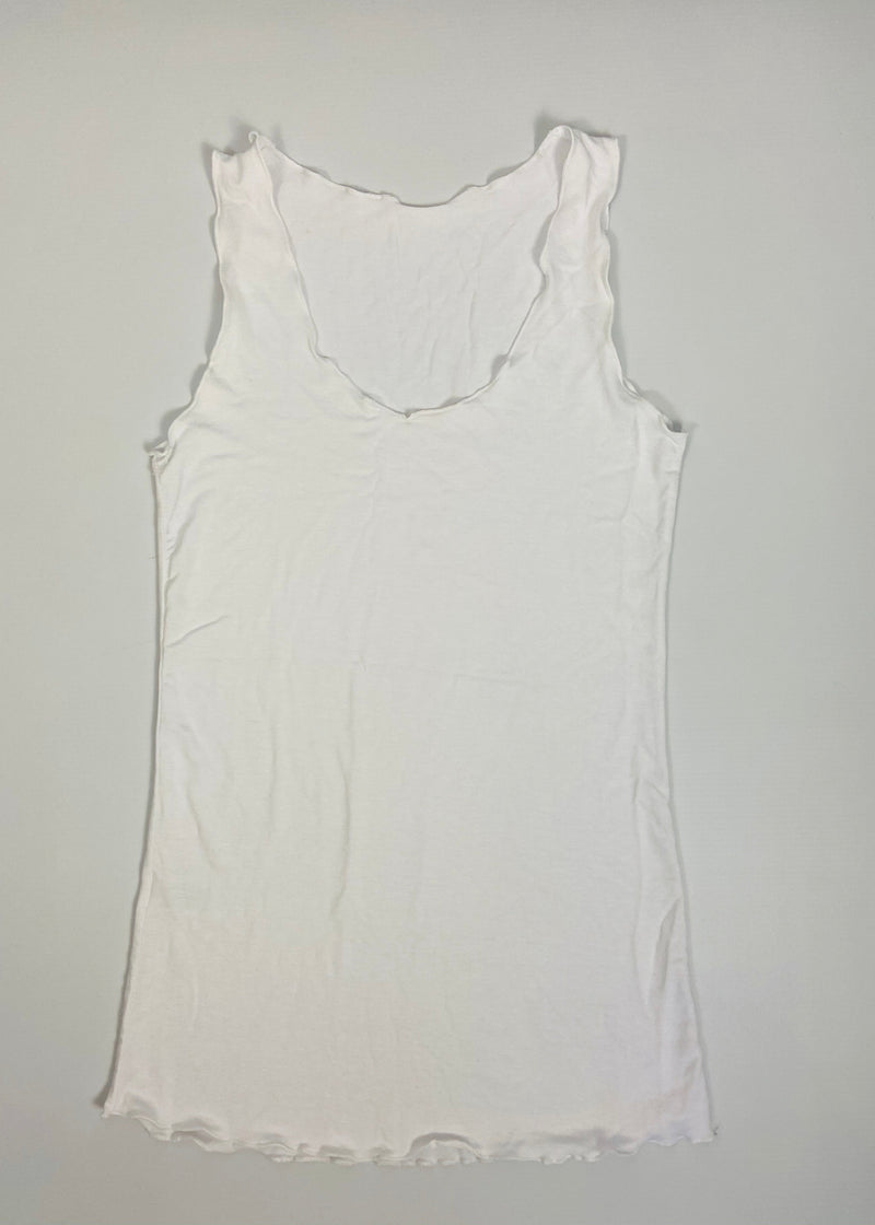 solo-mia-strati-vest-comfy-round-neck-tight-fit-lettuce-hem